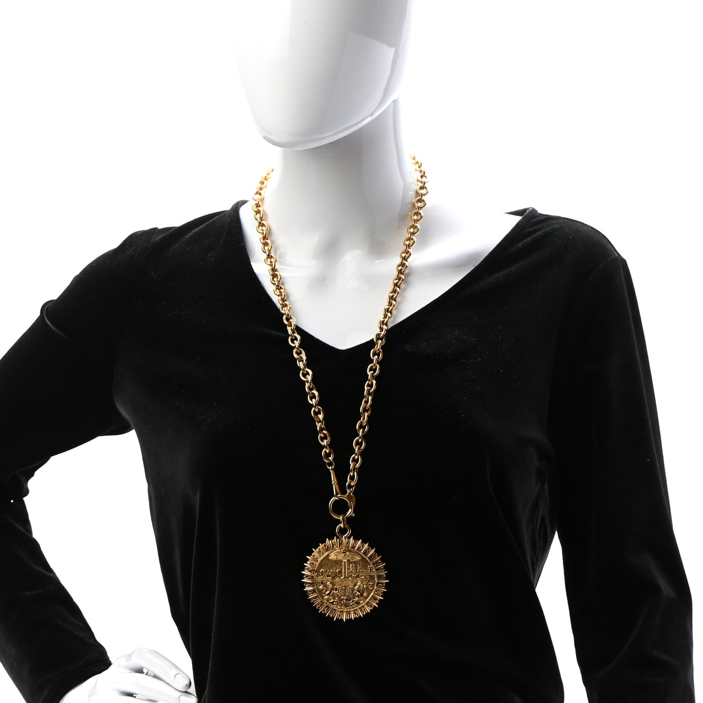 Medallion CC Chain Necklace Gold