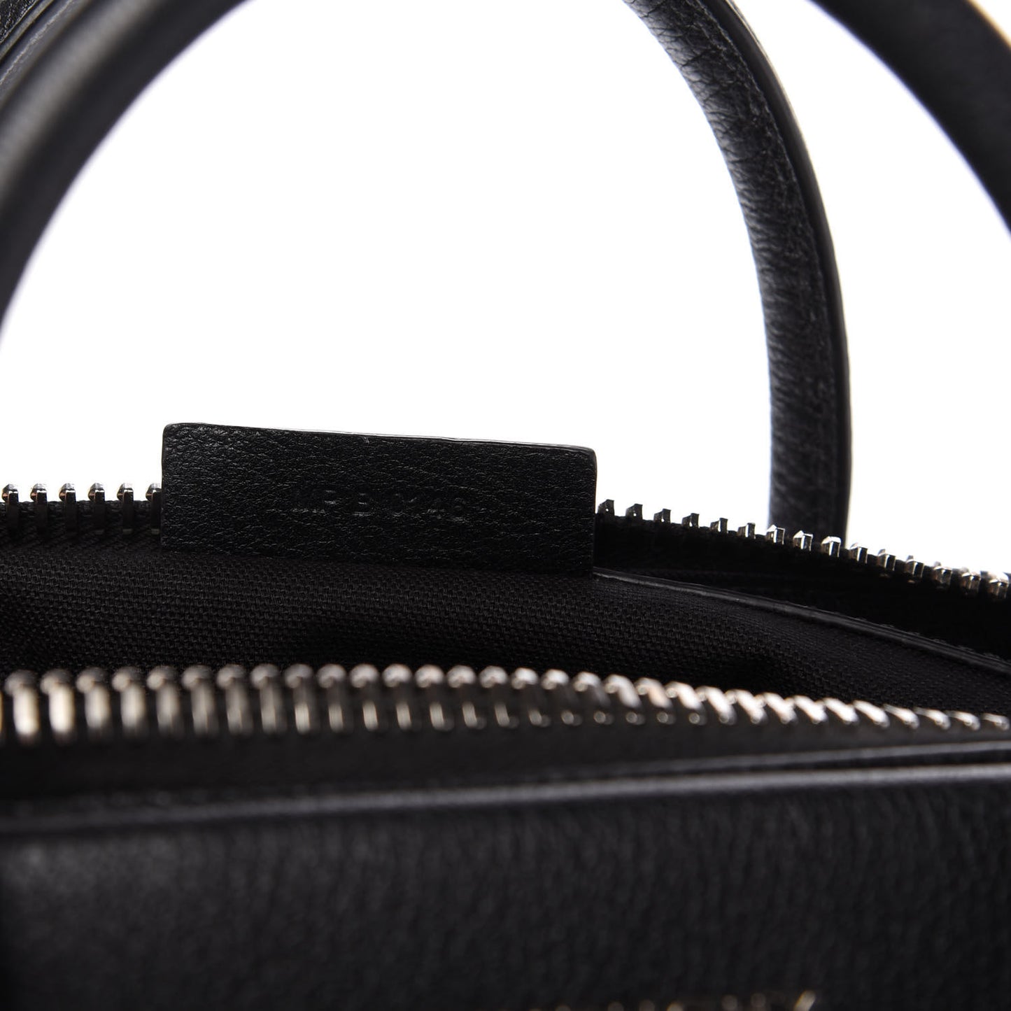 Sugar Goatskin Medium Antigona Black