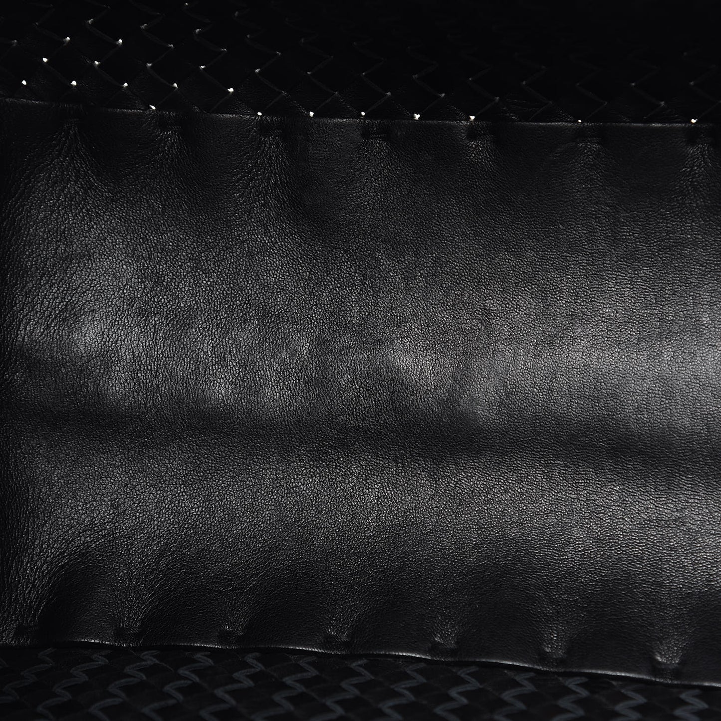 Nappa Intrecciato Medium Cabat Black