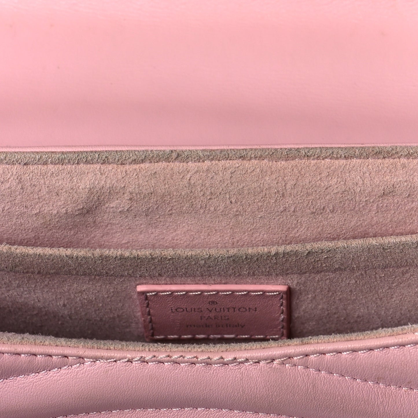 Calfskin New Wave Chain MM Smoothie Pink