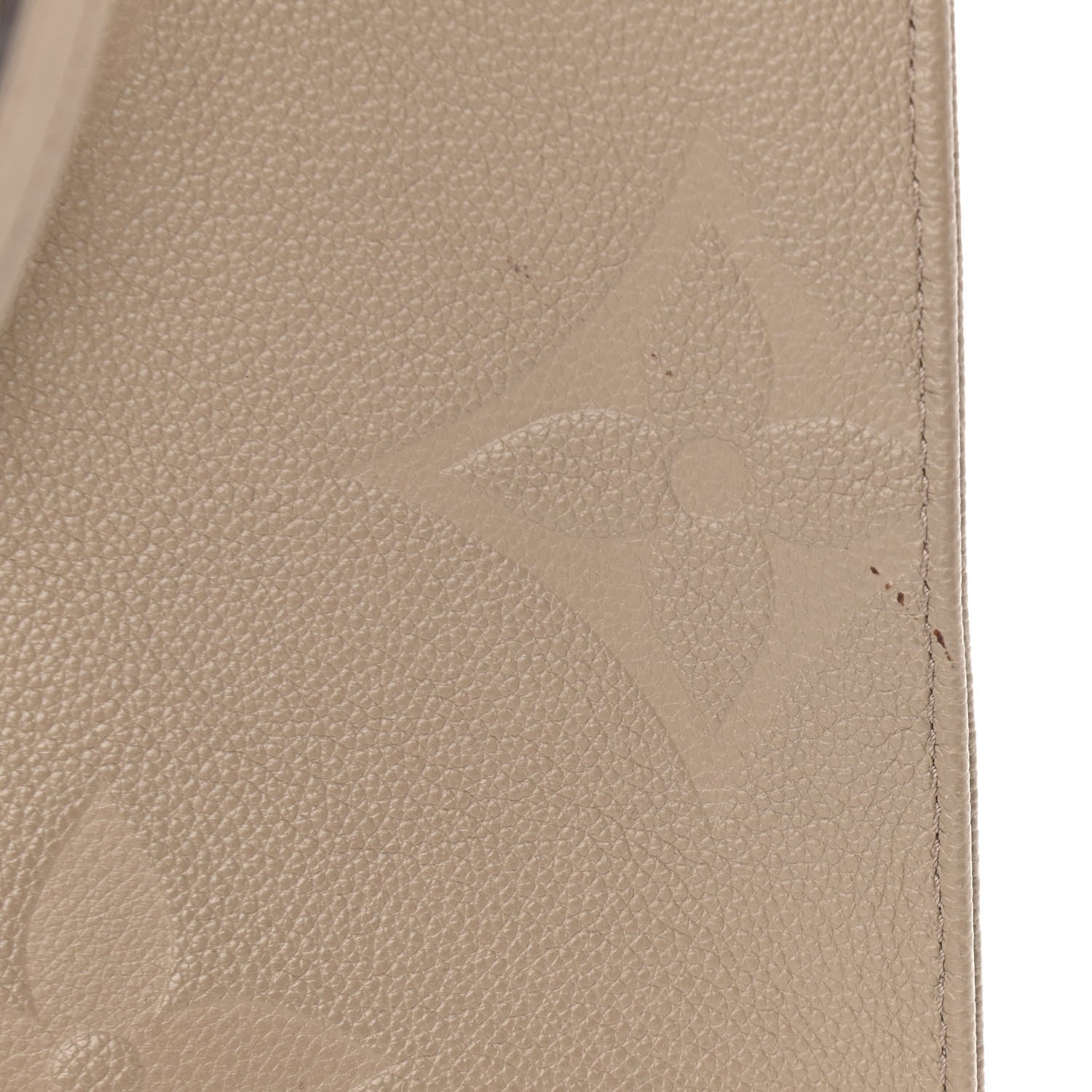 Louis Vuitton Empreinte Monogram Giant Onthego MM Tourterelle 14 of 17