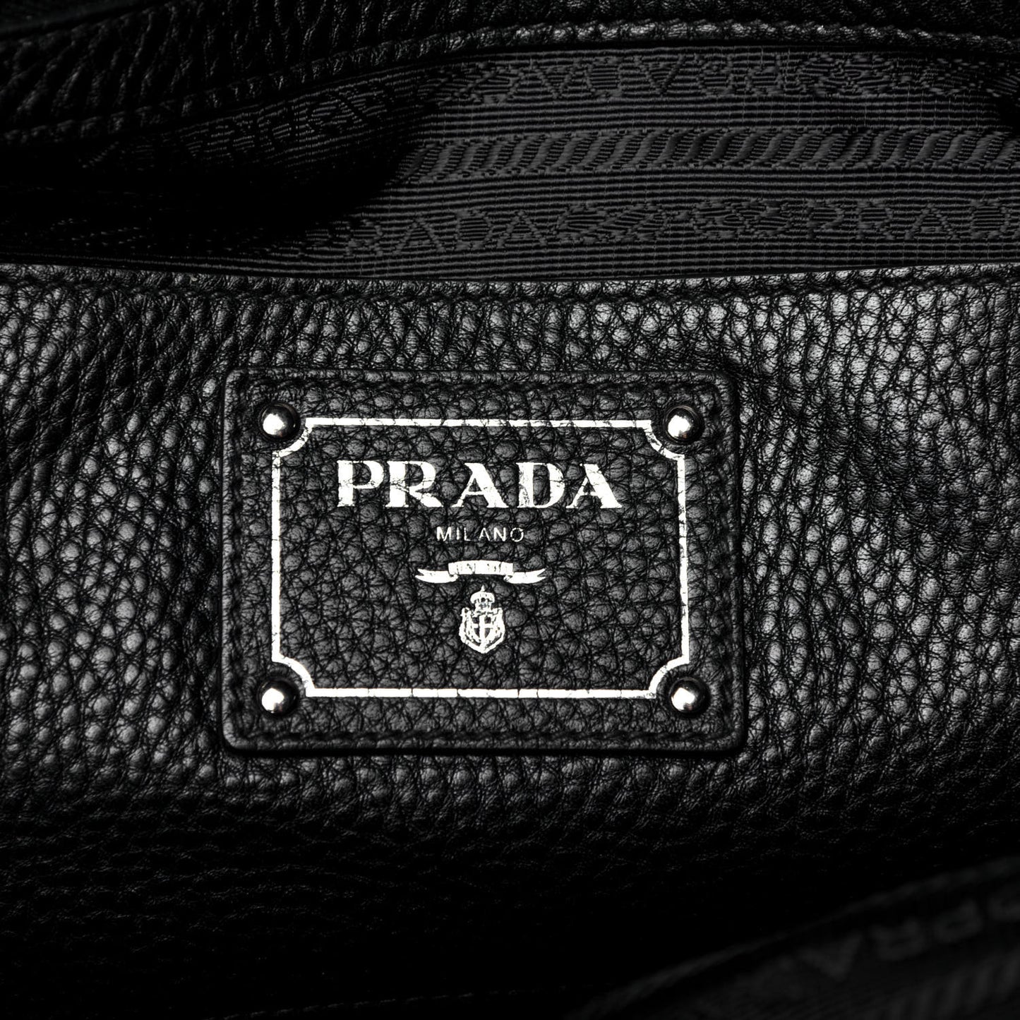 Vitello Daino Shopping Tote Black