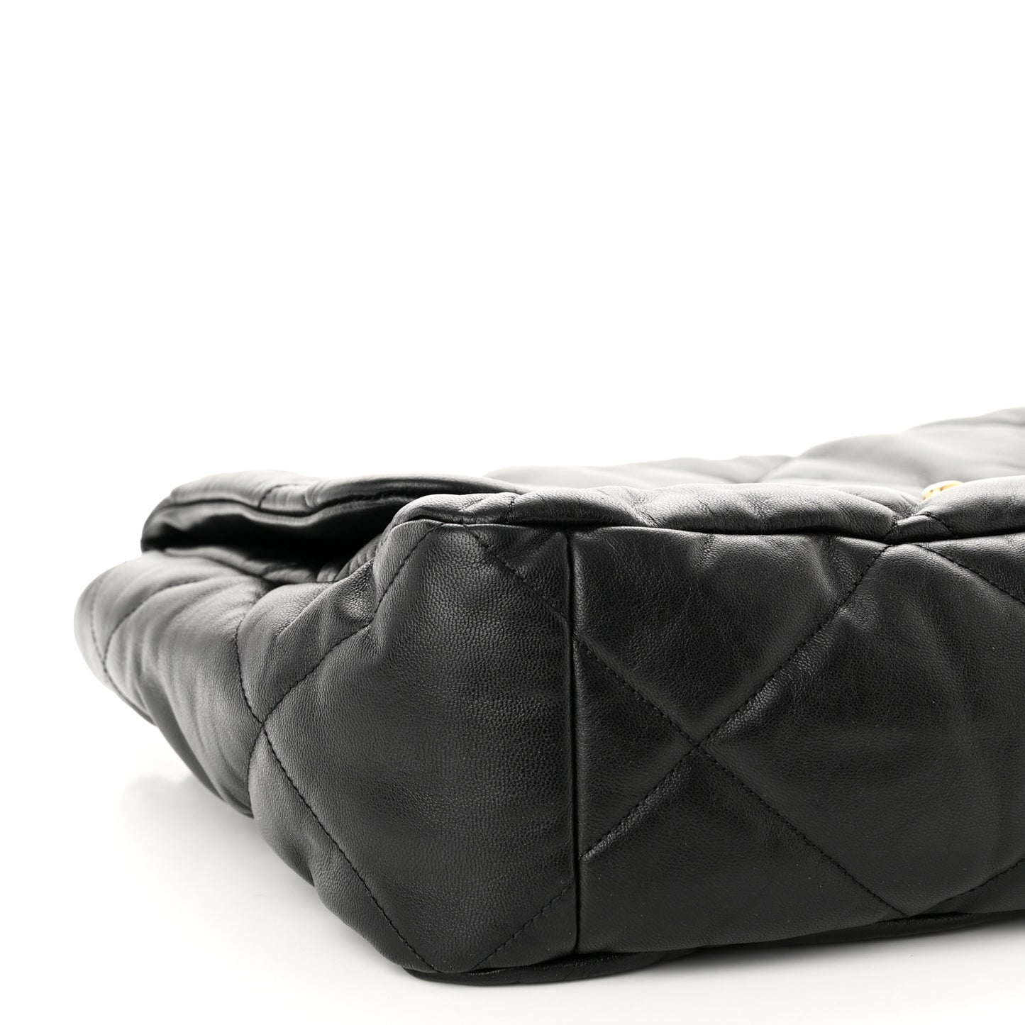 Lambskin Quilted Maxi Chanel 19 Flap Black
