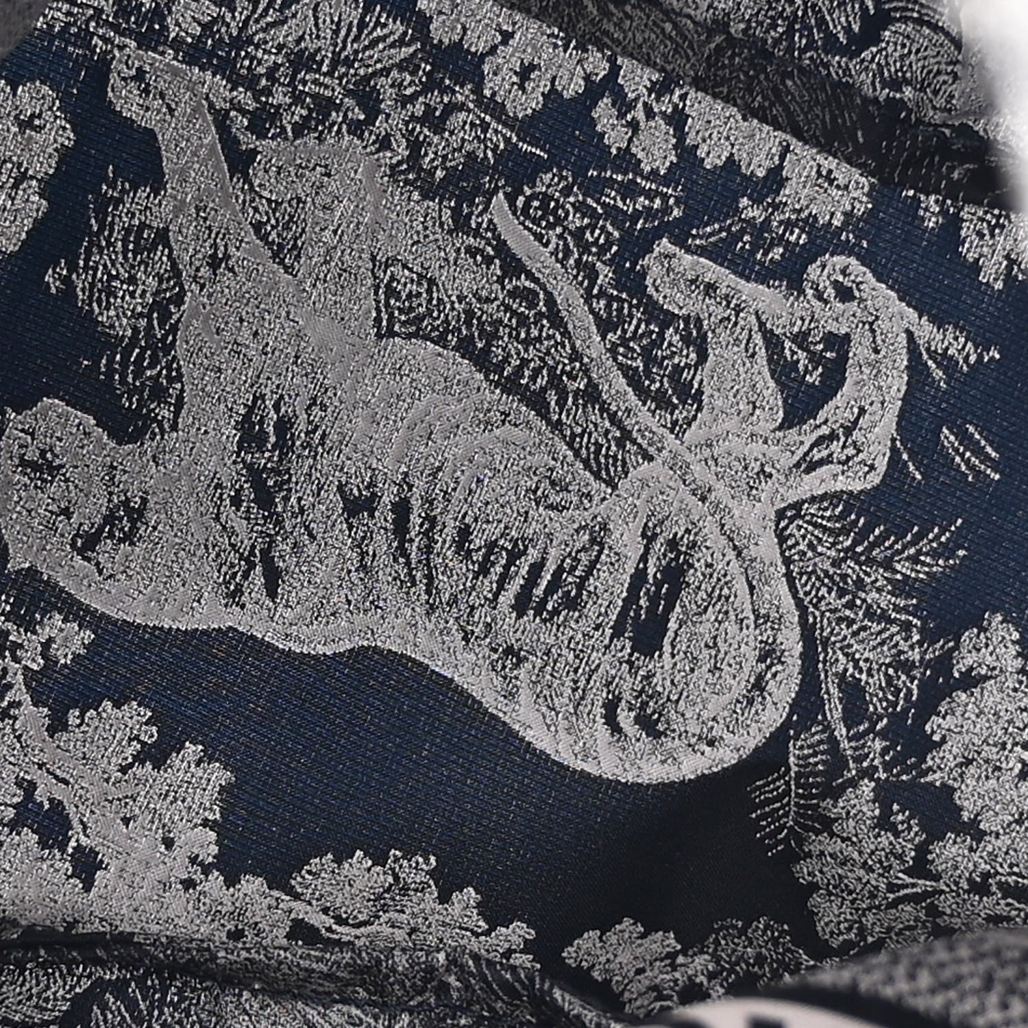 Christian Dior Technical Fabric Embroidered Toile De Jouy Sauvage DiorTravel Pouch Blue 5 of 11