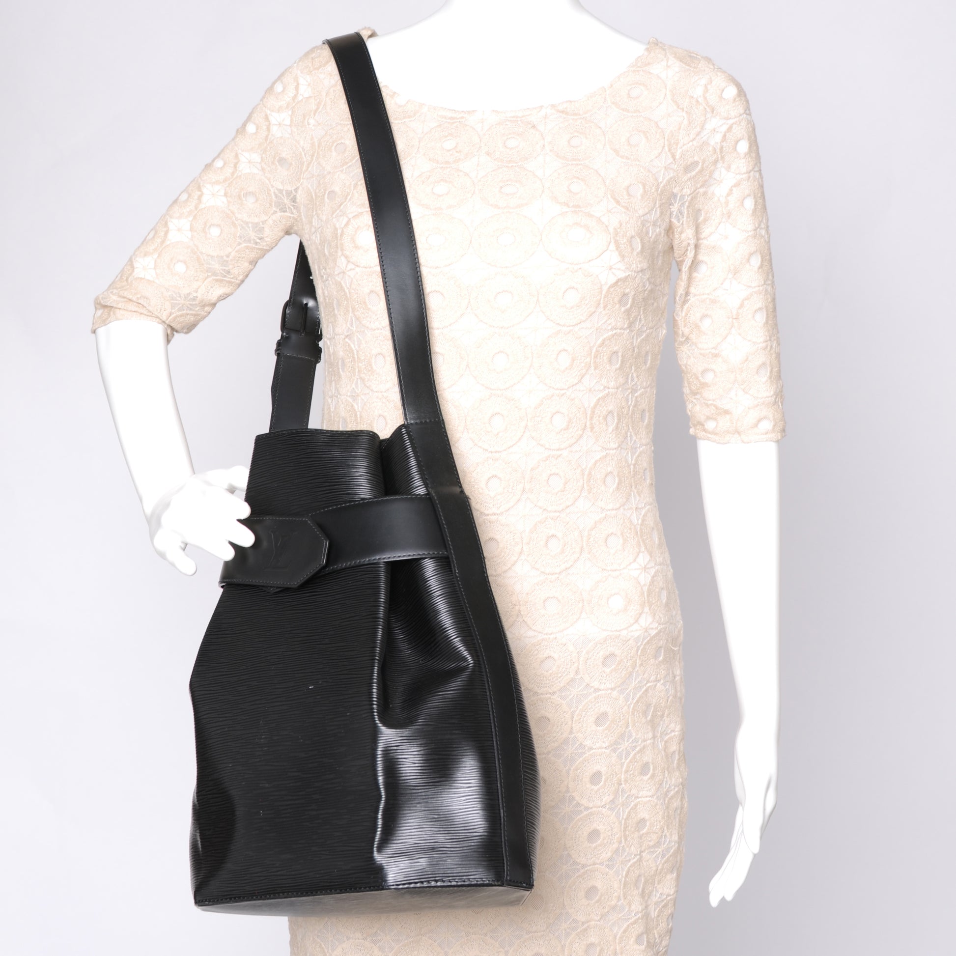 Louis Vuitton Epi Sac D'Epaule Black 2 of 8