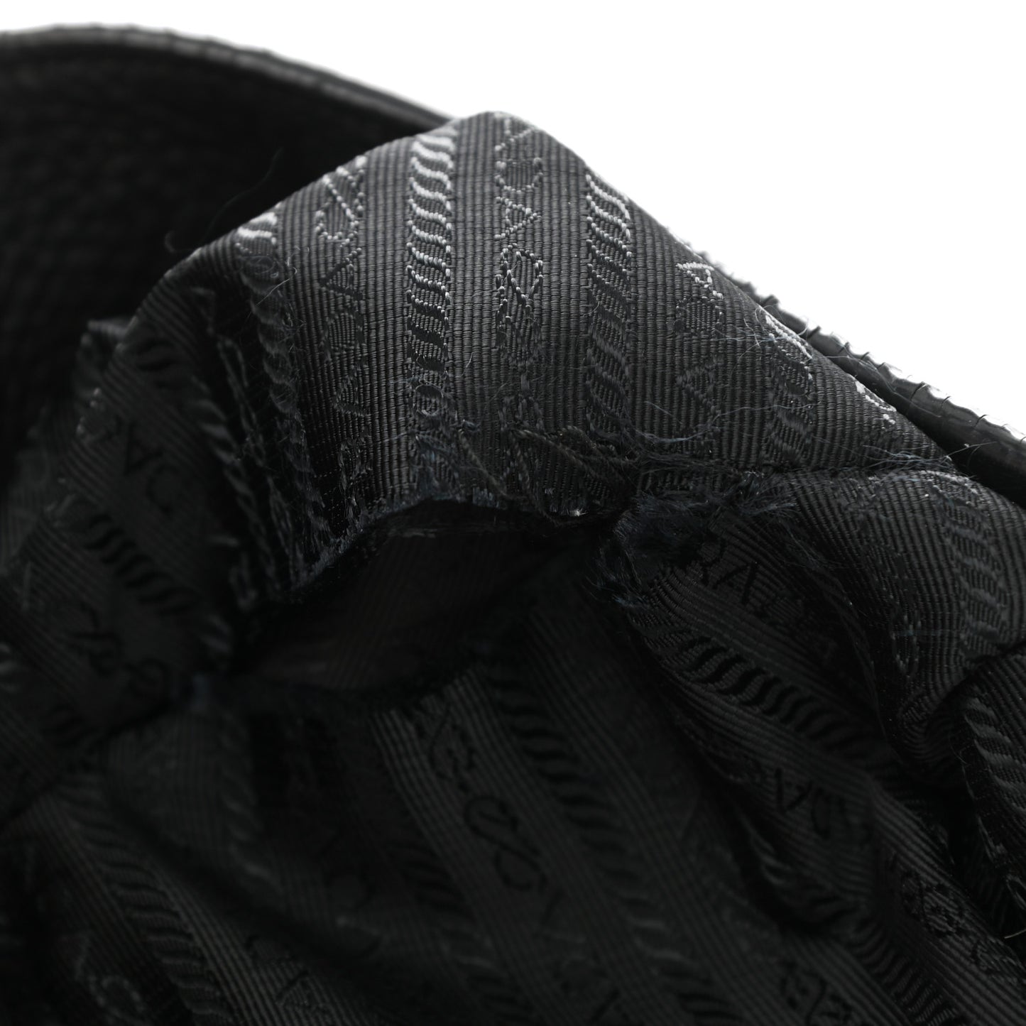 Vitello Daino Hobo Black