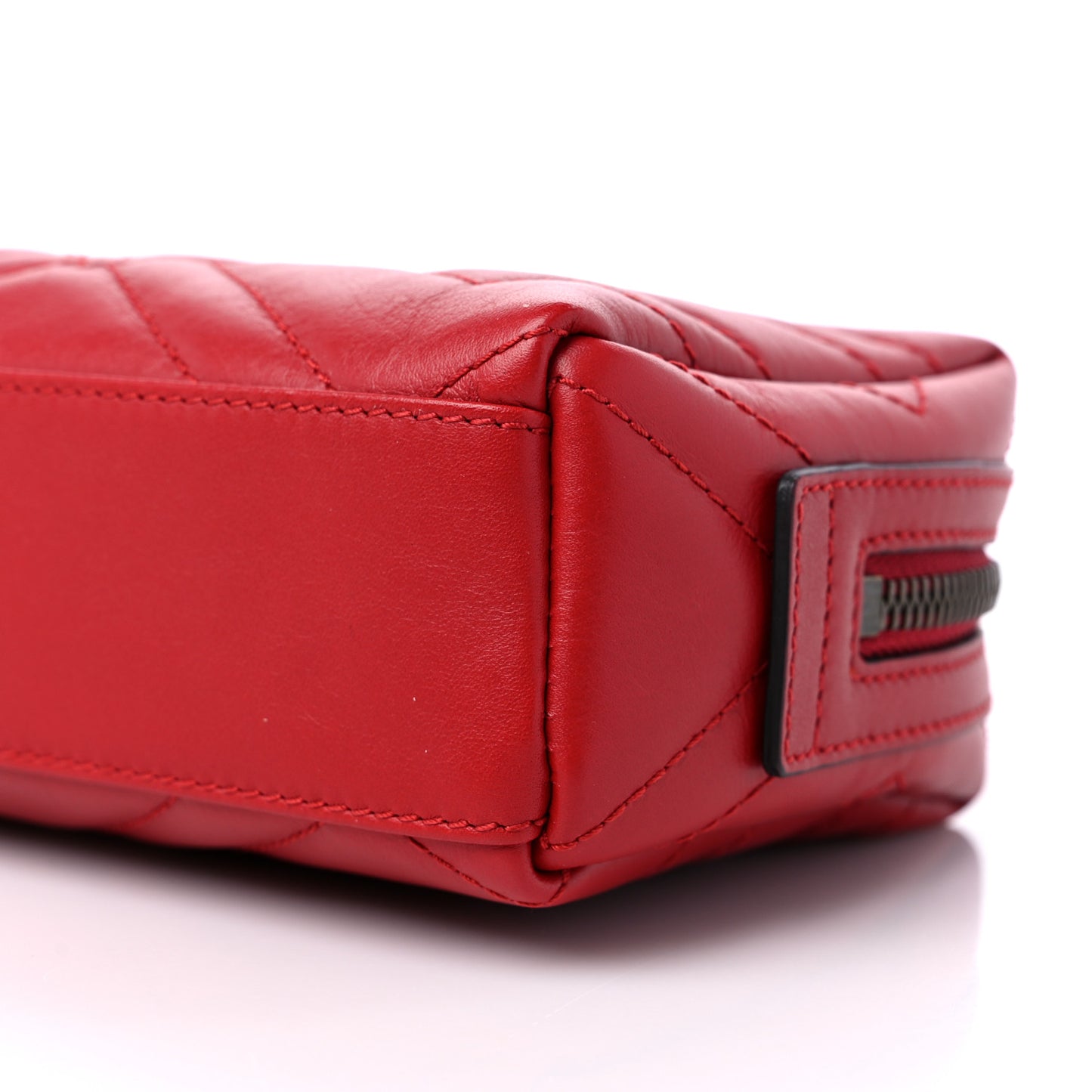 Calfskin Matelasse GG Marmont Cosmetic Case Hibiscus Red