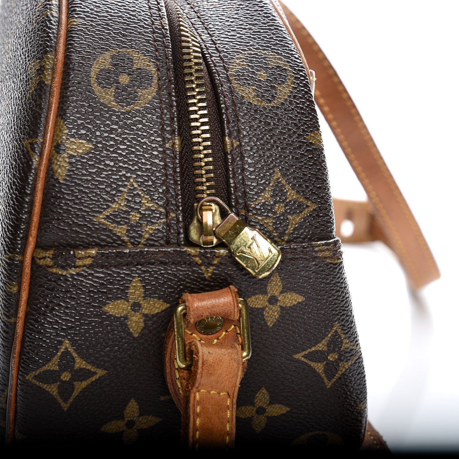 Louis Vuitton Monogram Blois 15 of 15