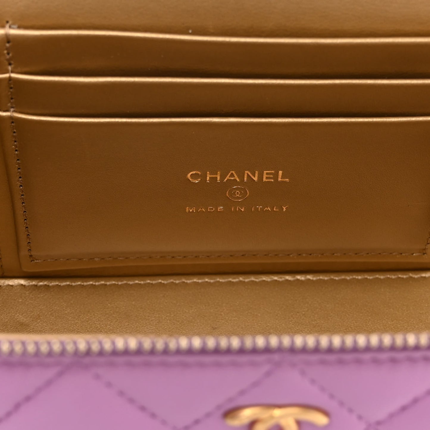 Lambskin Quilted Pearl Crush Small Vanity Case With Chain Purple