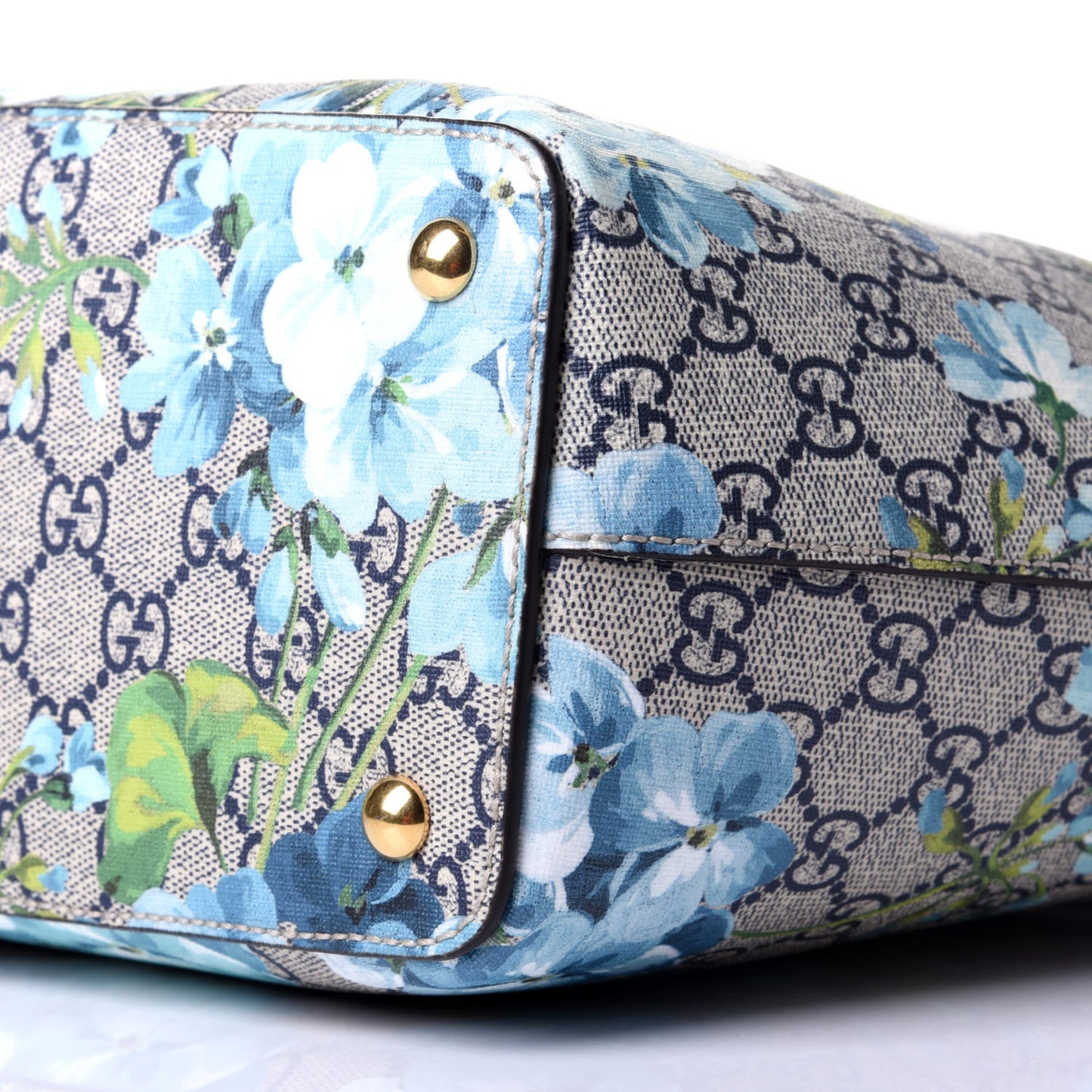 GG Supreme Monogram Blooms Medium Zippered Bucket Tote Beige Blue Navy Hibiscus Red