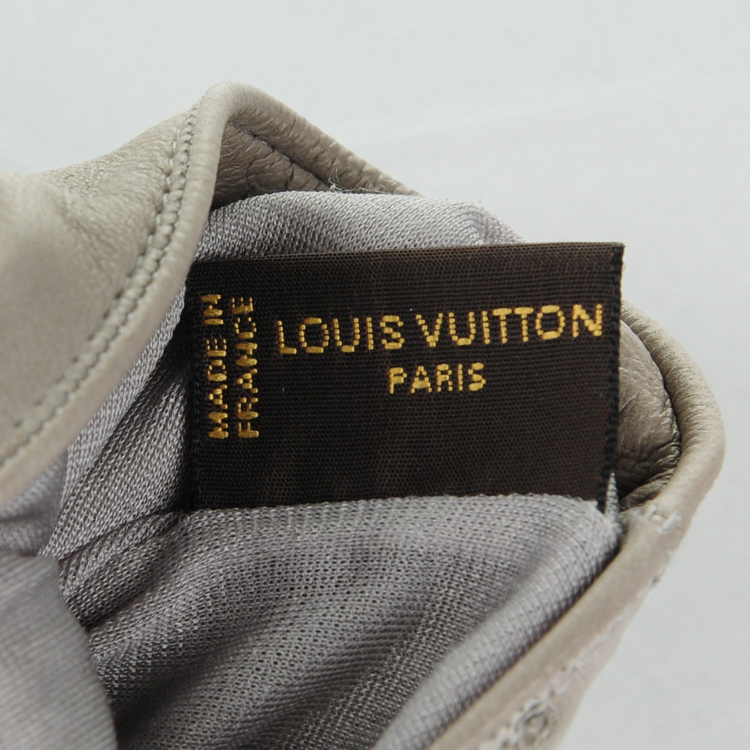 Louis Vuitton Ostrich Lambskin Gloves L Gris 5 of 6
