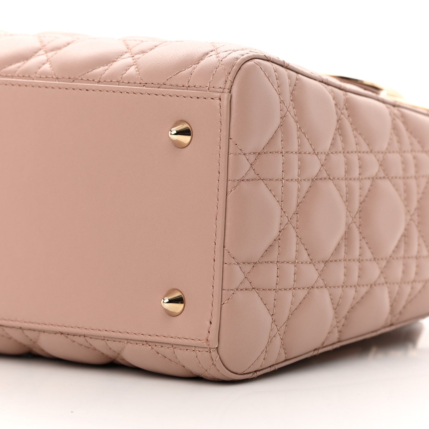 Lambskin Cannage Medium Lady Dior Fard