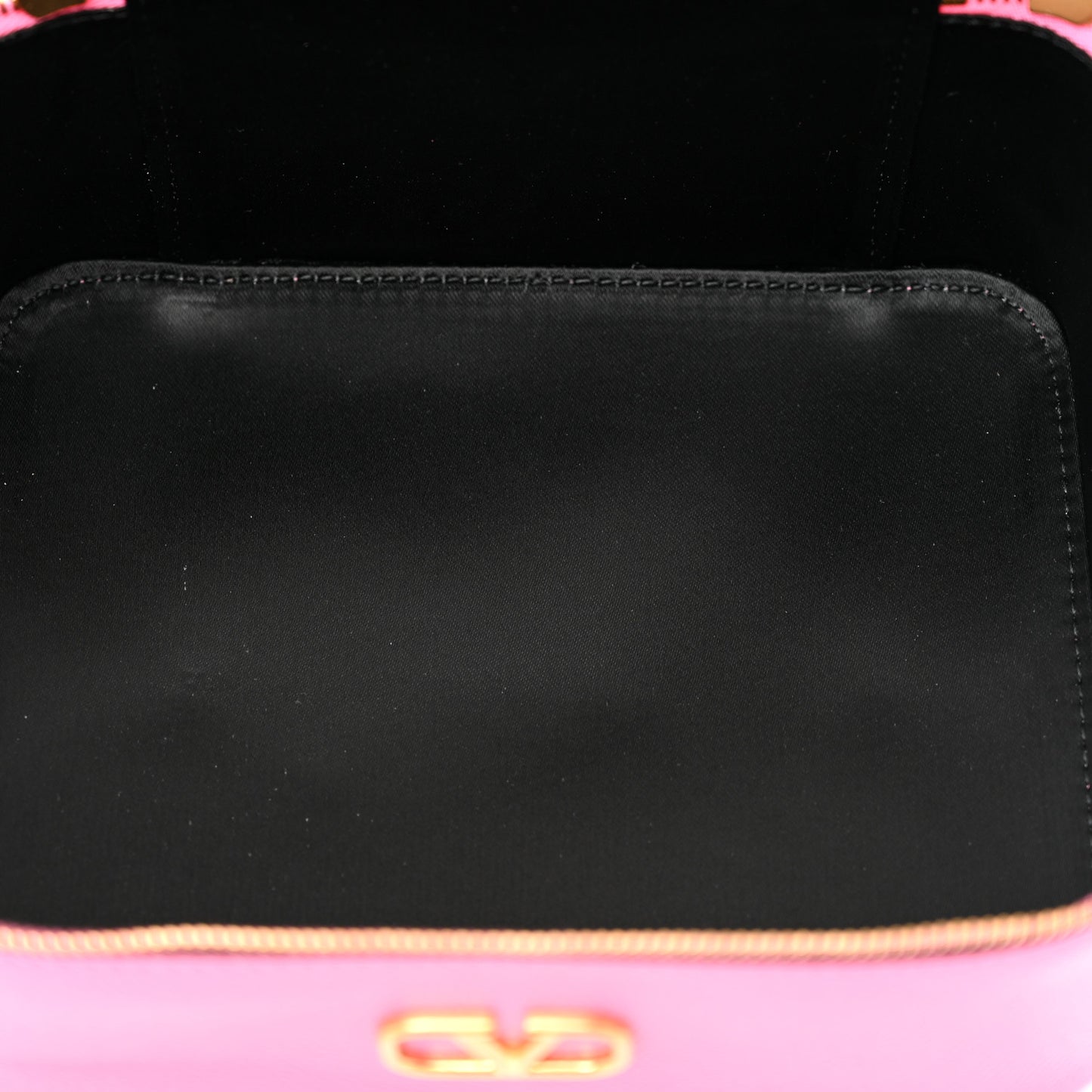 Grained Calfskin VLogo Signature Wash Bag Feminine Pink