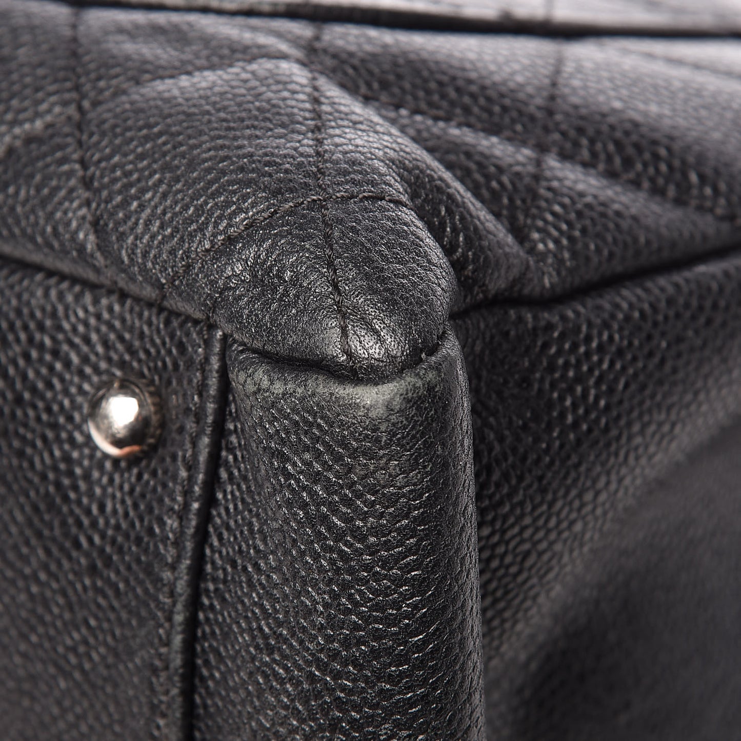 Caviar Quilted XL Grand Shopping Tote GST Black