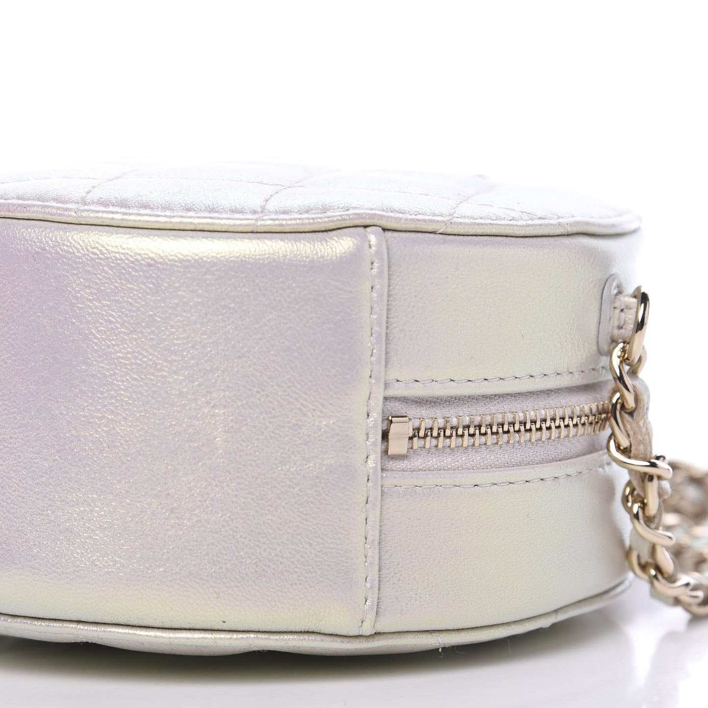 Iridescent Lambskin Quilted Round Clutch With Chain Ivory
