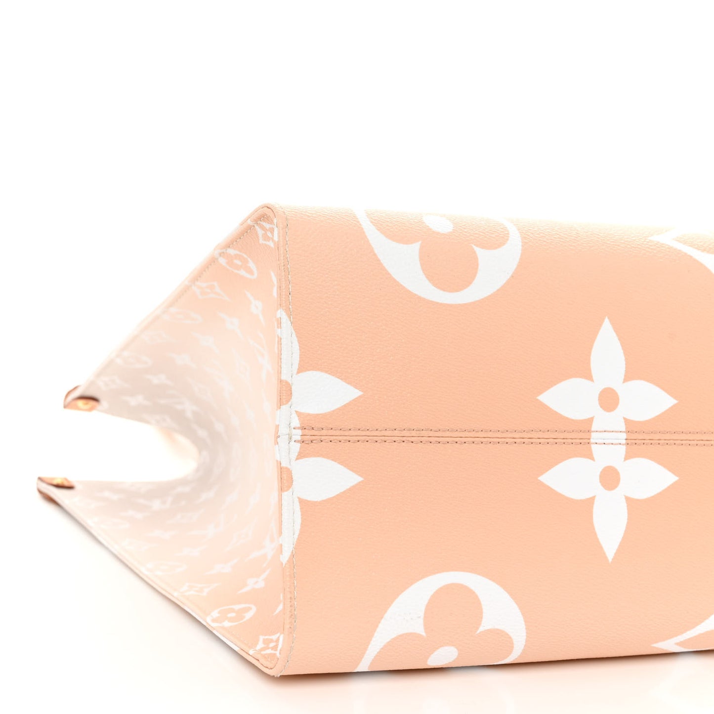 LOUIS VUITTON Monogram Giant By The Pool OnTheGo GM Brume