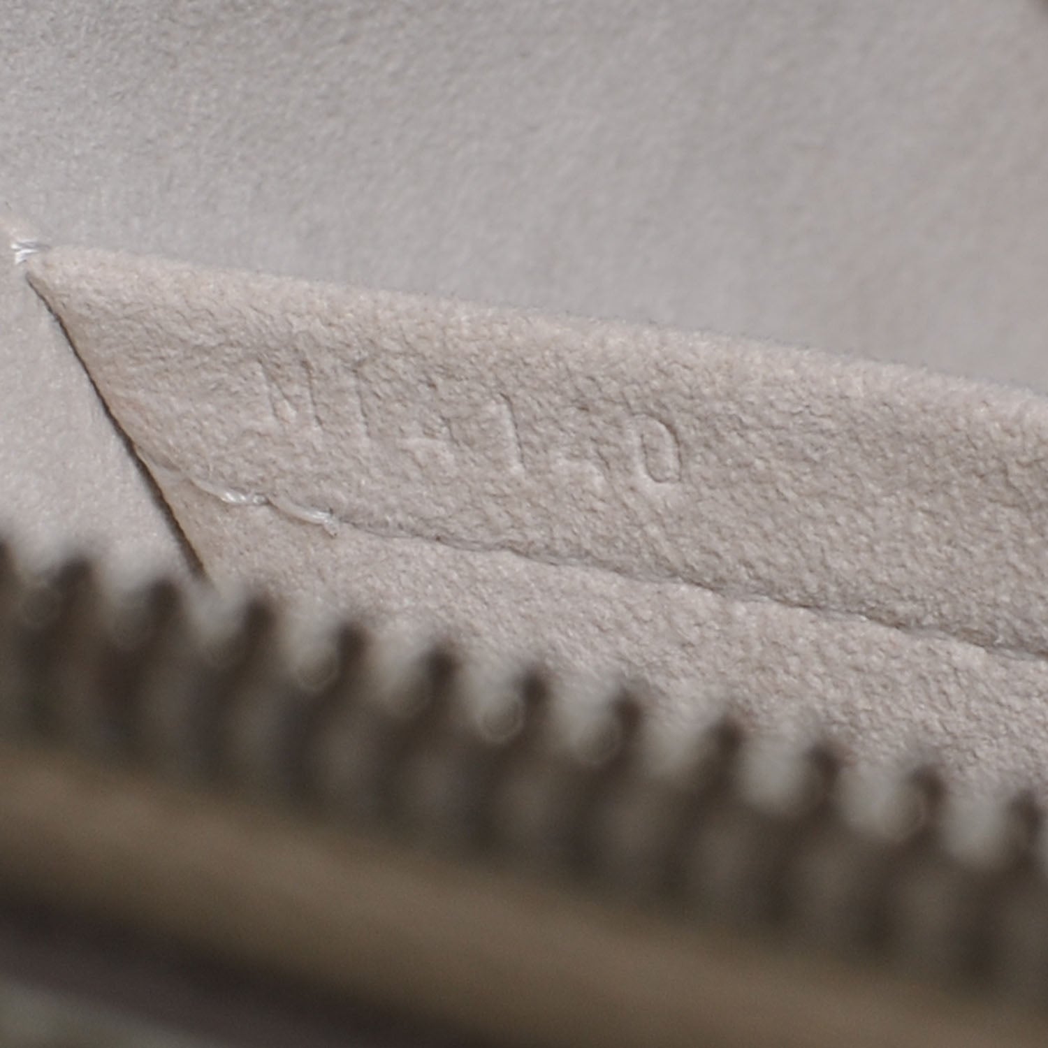 Louis Vuitton Epi Alma GM Ivory 7 of 7