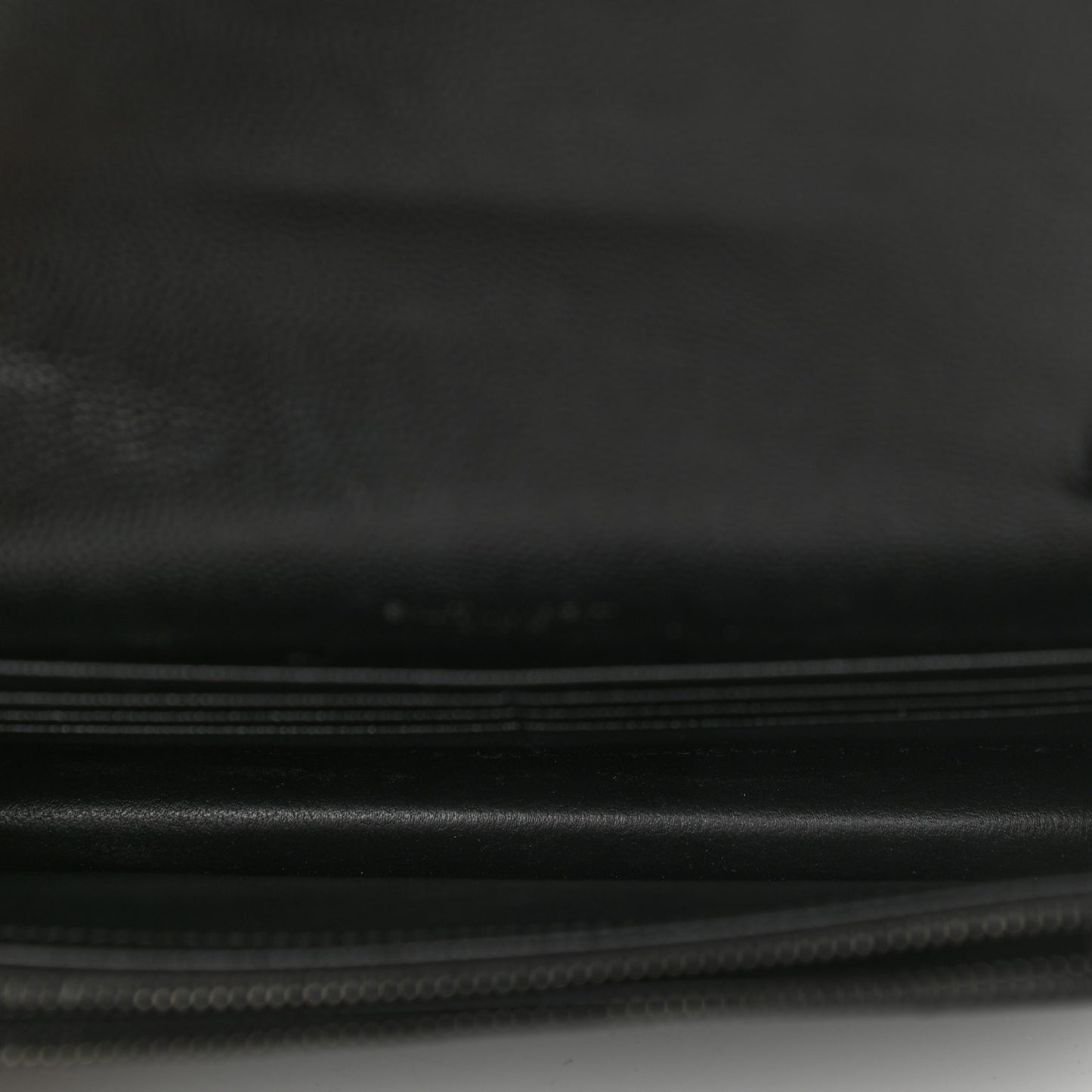 Grain De Poudre Matelasse Chevron Monogram Monochrome Envelope Chain Wallet Black