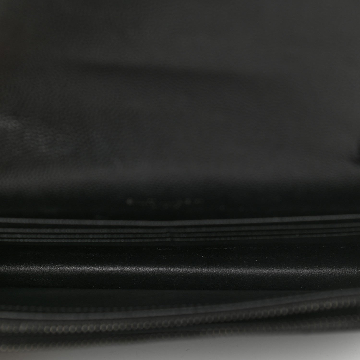 Saint Laurent Grain De Poudre Matelasse Chevron Monogram Monochrome Envelope Chain Wallet Black 5 of 9