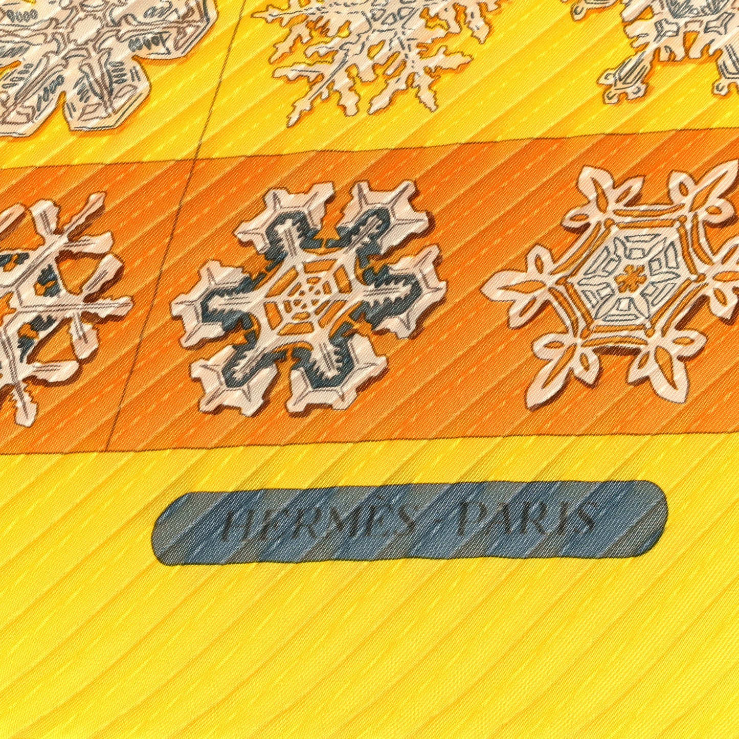 Silk Plisse Feux De L'Hiver Losange Scarf