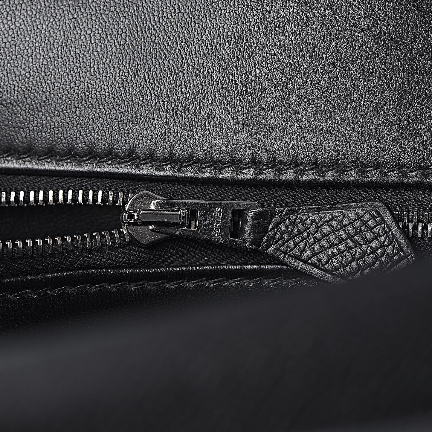 Epsom Constance 24 Black