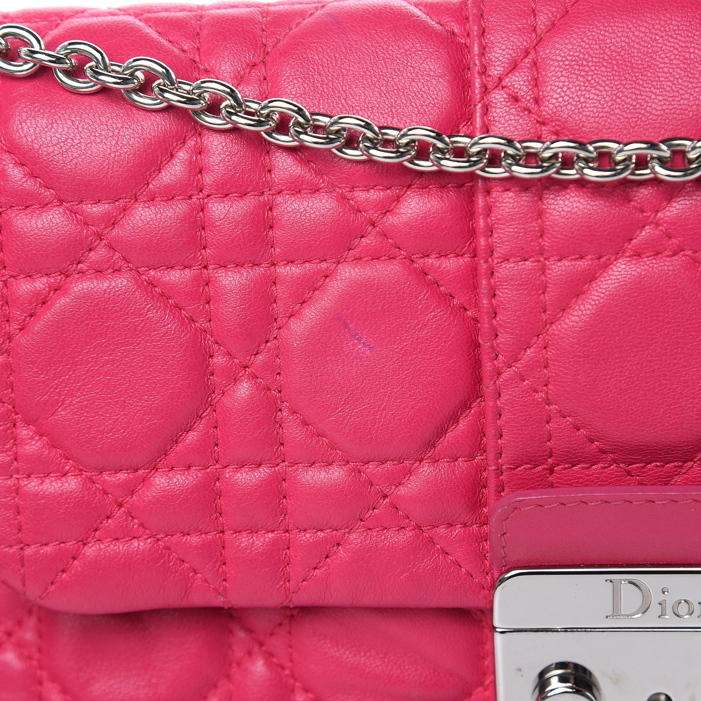 Lambskin Cannage New Lock Pouch Fuchsia
