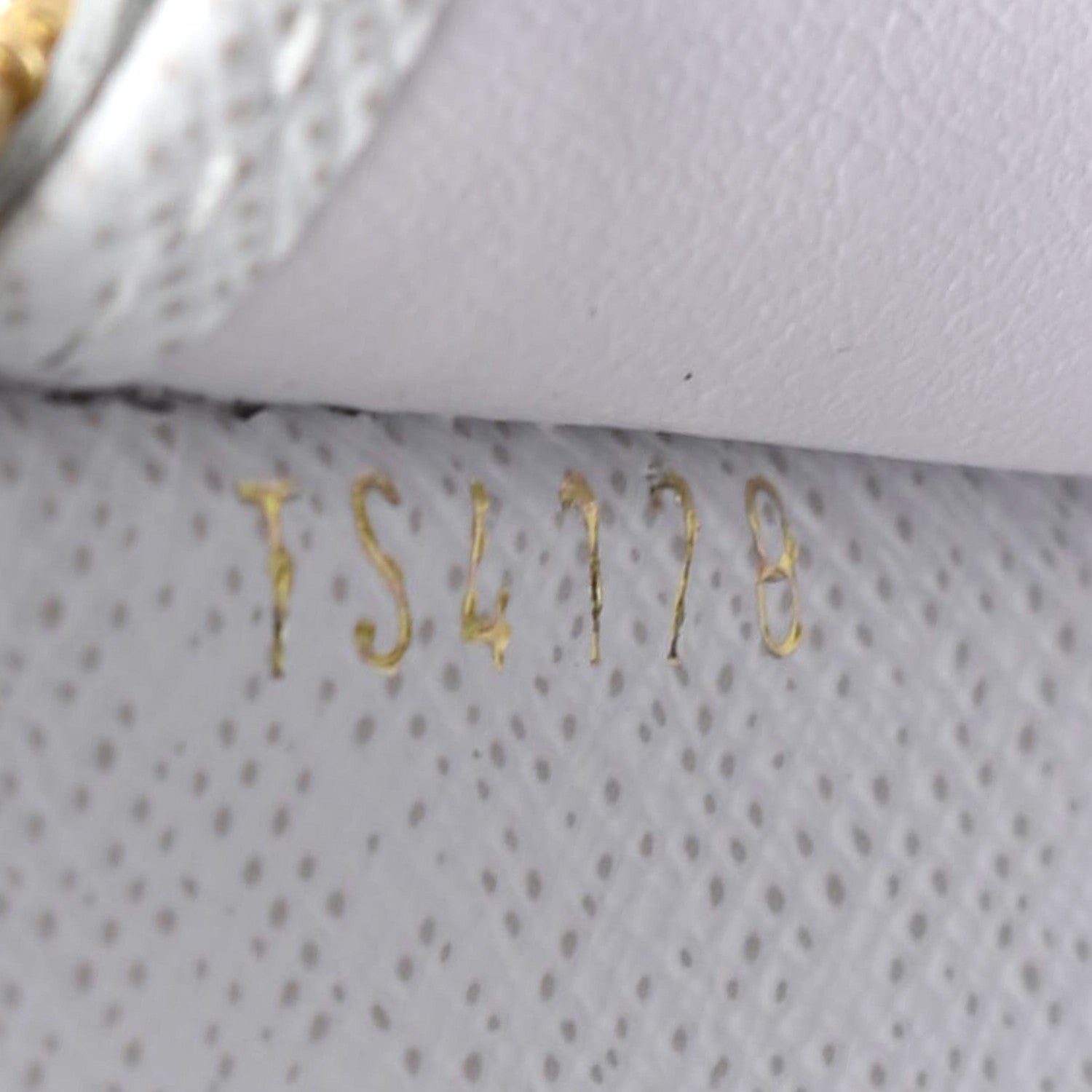 Louis Vuitton Epi Love Lock Zippy Coin Purse White 7 of 7