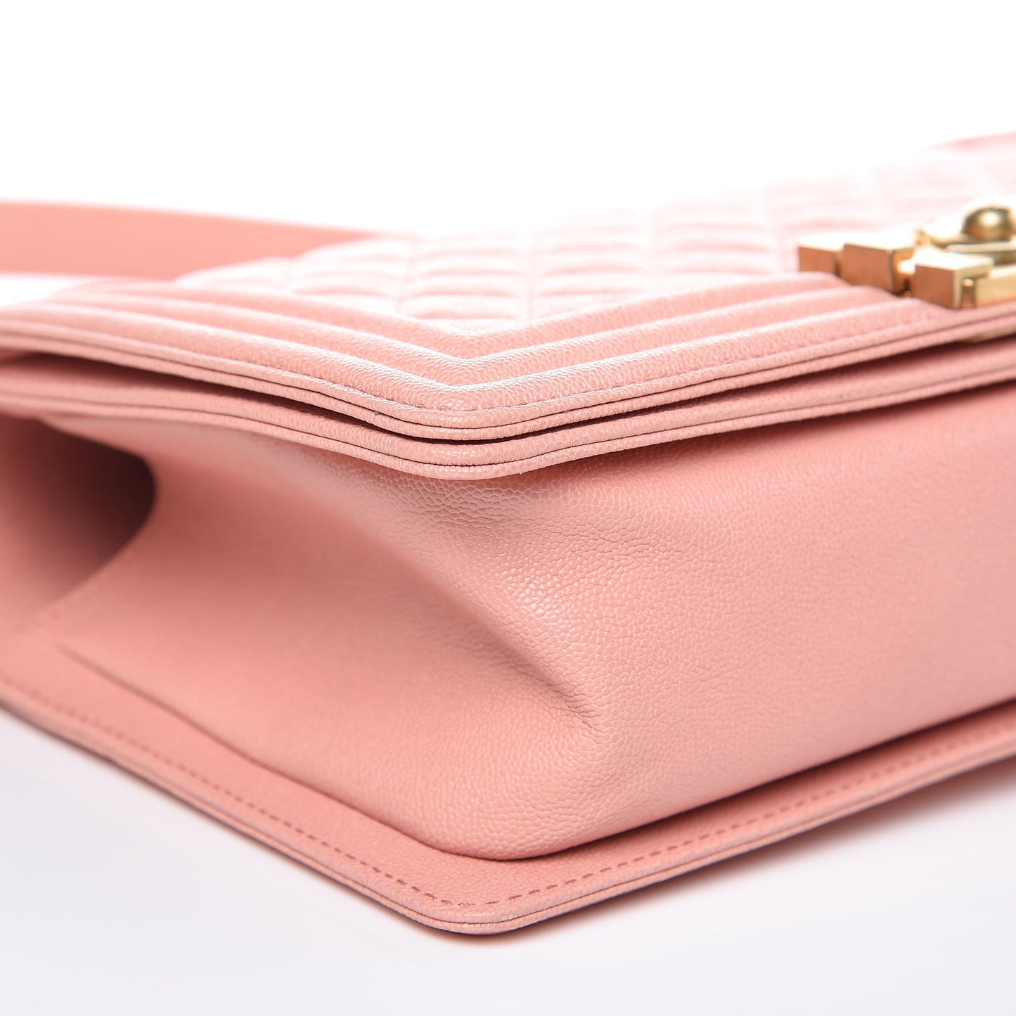 Caviar Quilted Medium Boy Flap Light Pink