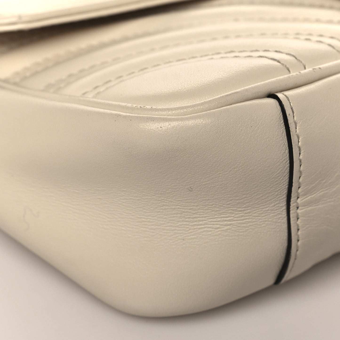Calfskin Matelasse Mini GG Marmont Shoulder Bag White