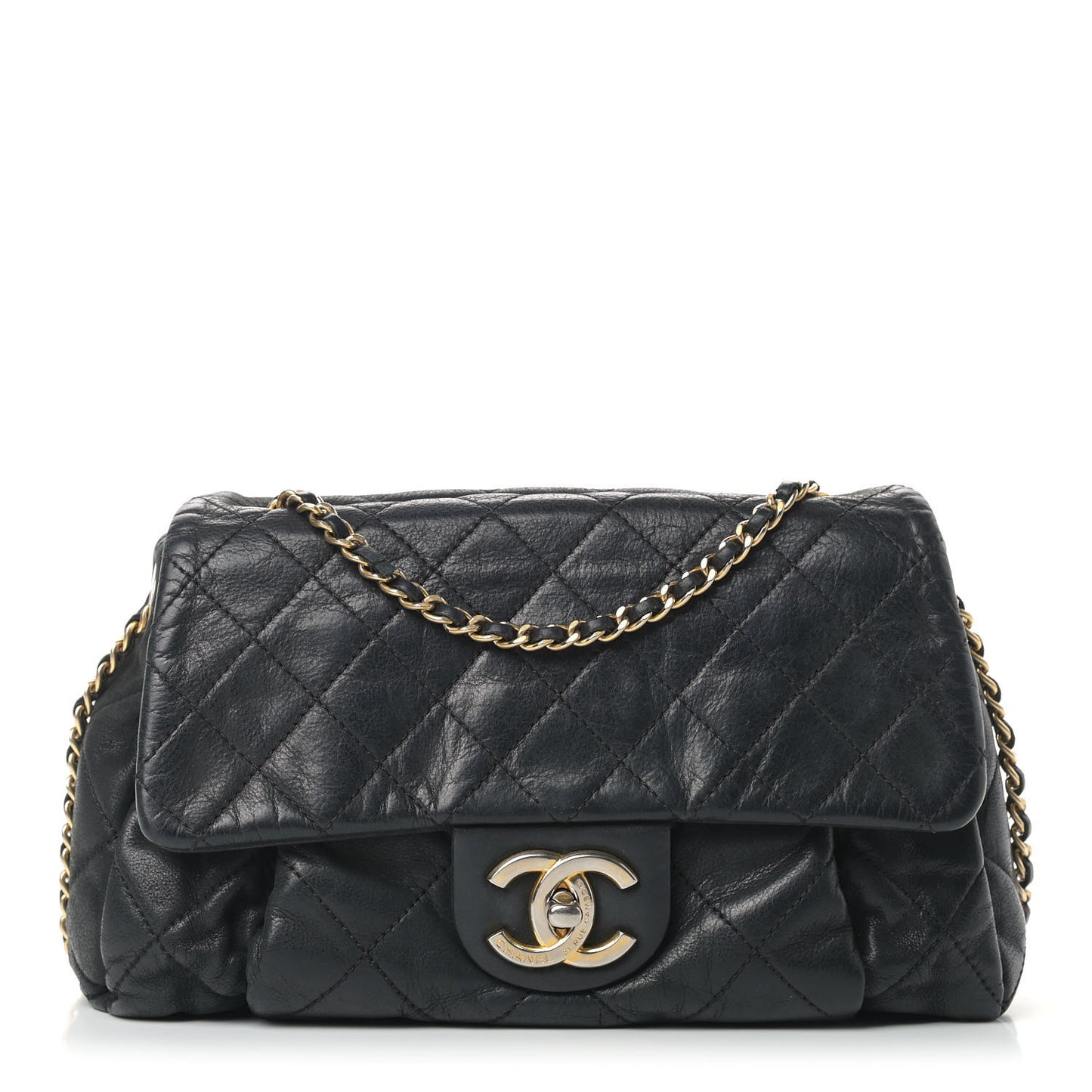 Iridescent Calfskin Quilted Small Chic Quilt Flap Black