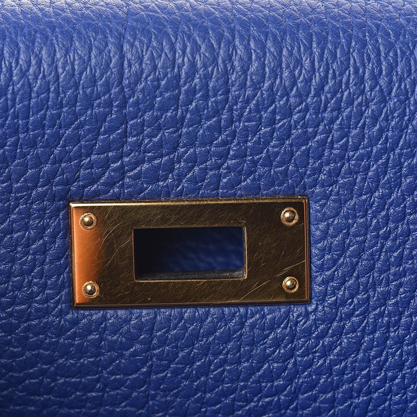 Togo Kelly Retourne 28 Bleu Electrique