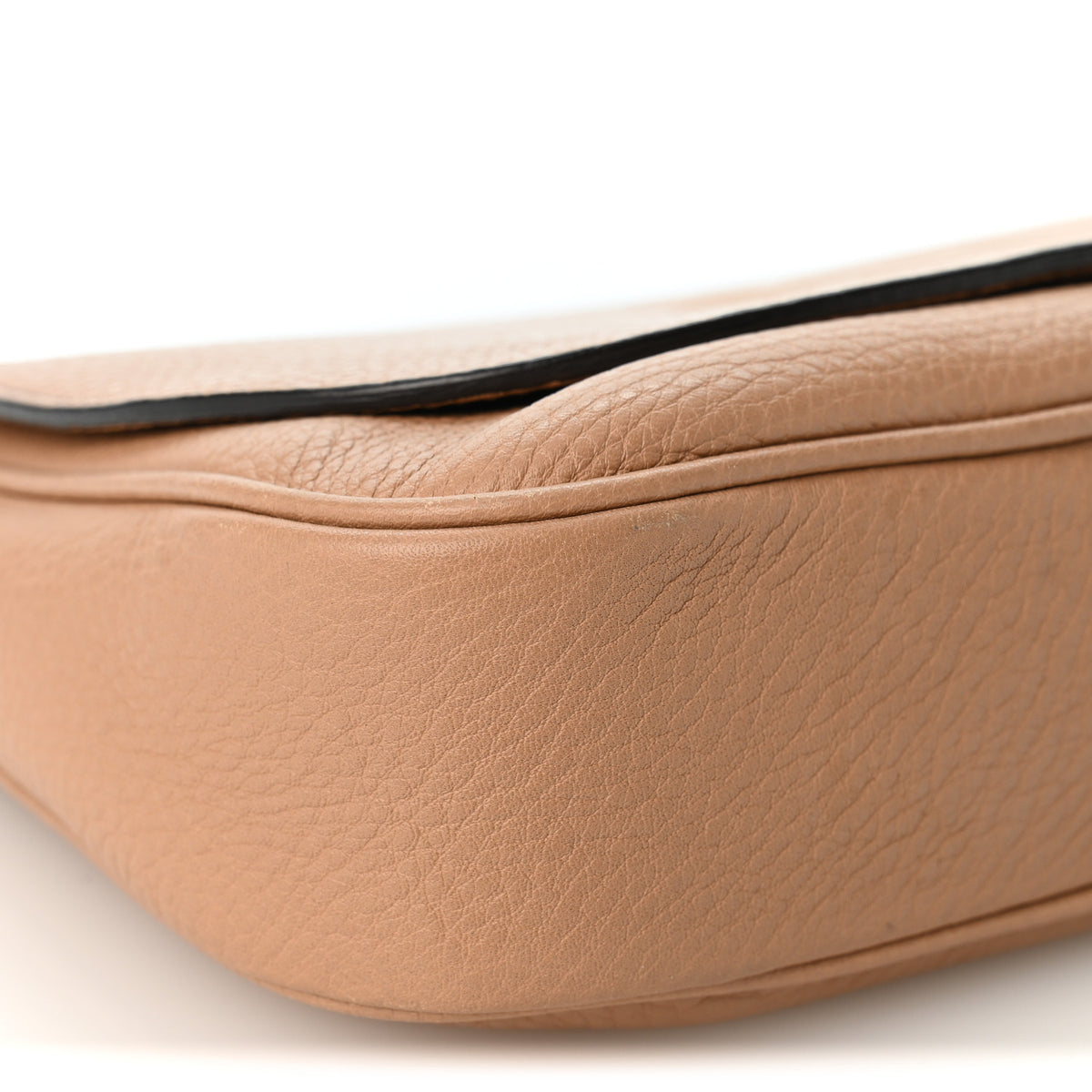 Gucci Pebbled Calfskin Medium Soho Flap Crossbody Camelia 9 of 10