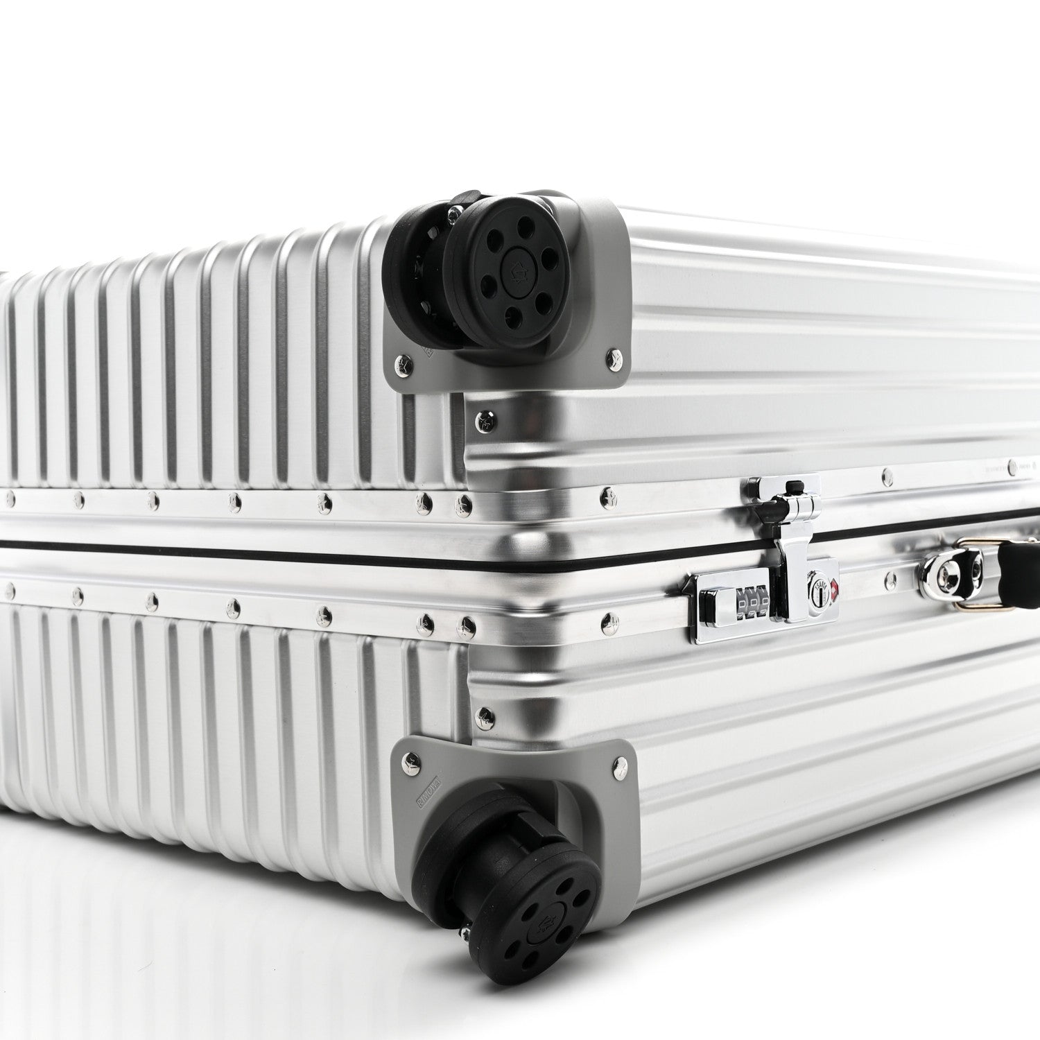 Rimowa Aluminum Classic Check-In M Silver 8 of 10