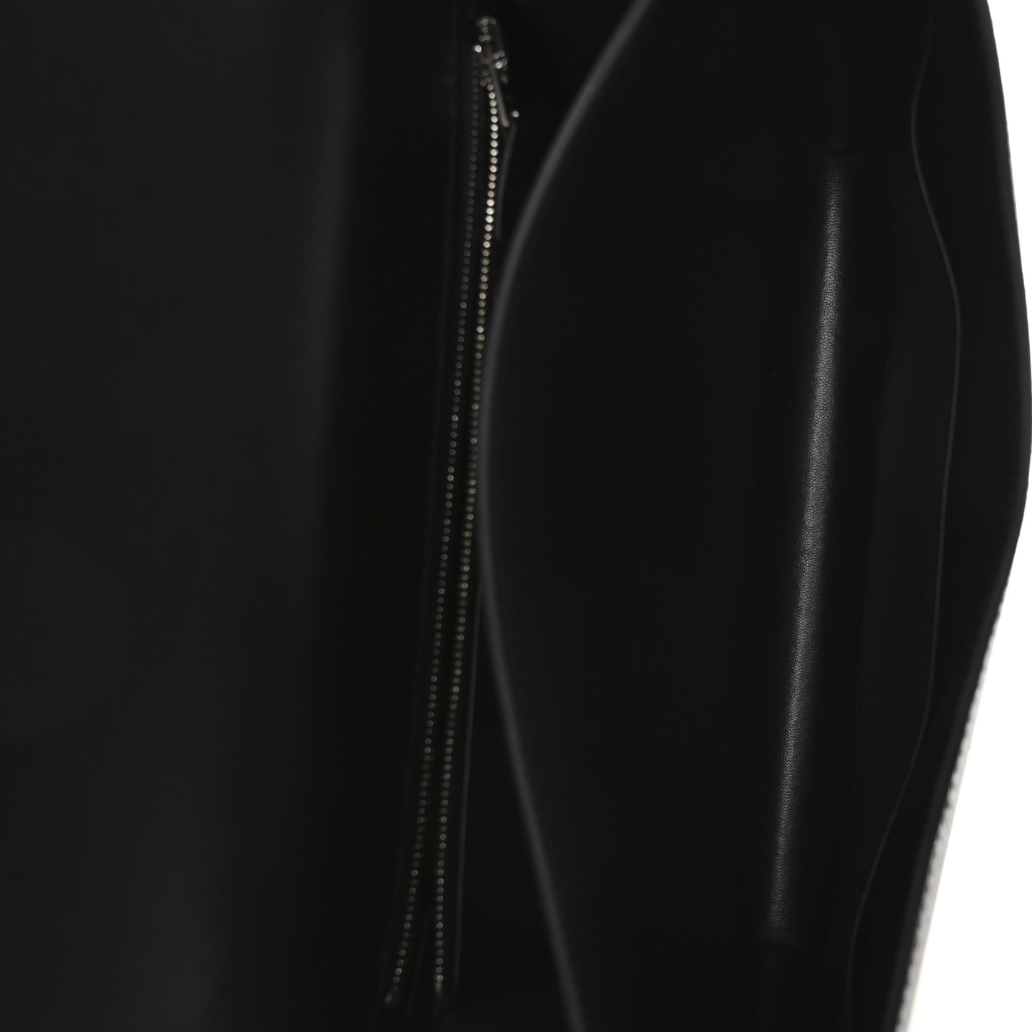Epsom Constance 24 Black