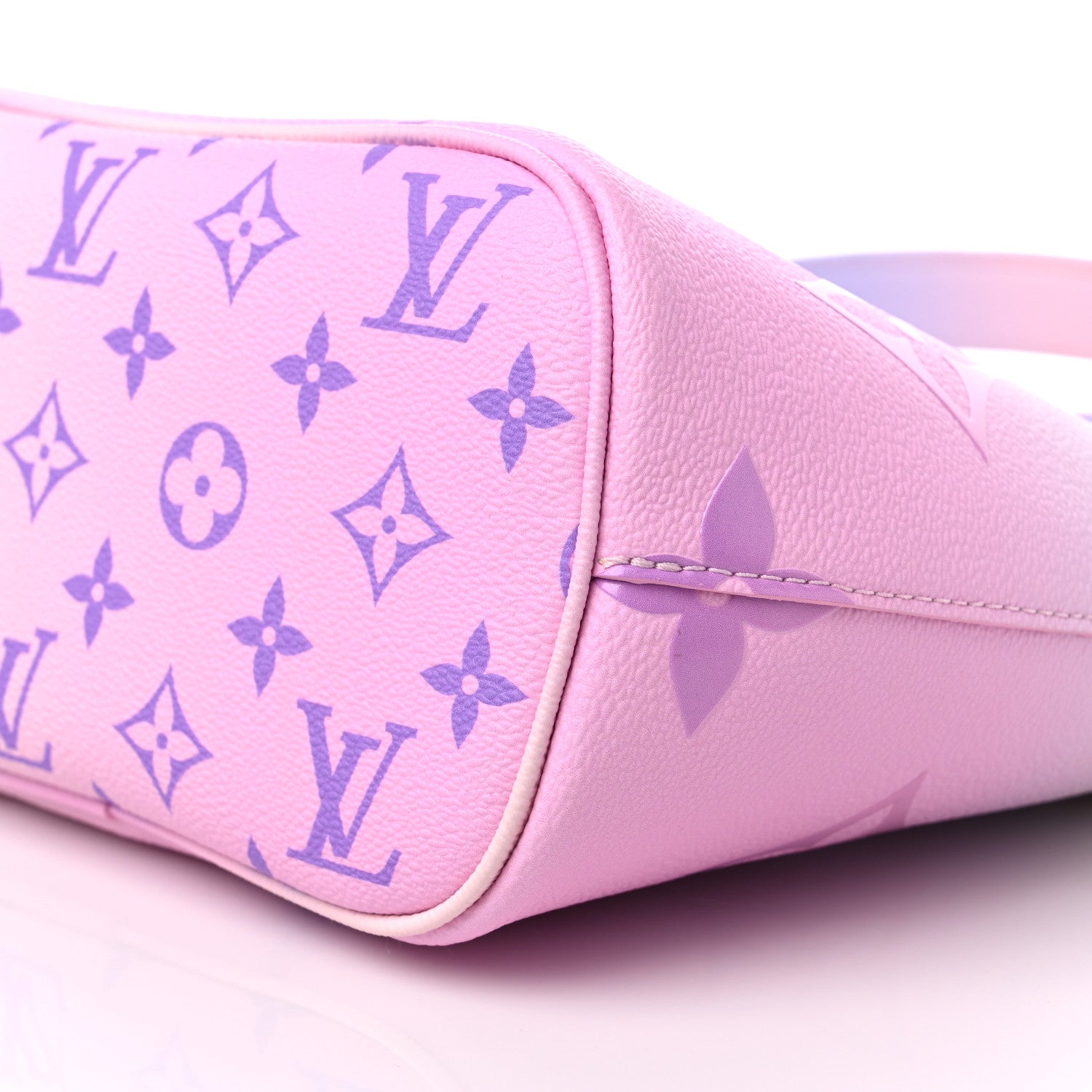 Louis Vuitton Monogram Giant Spring In The City Marshmallow Hobo PM Sunrise Pastel 7 of 8