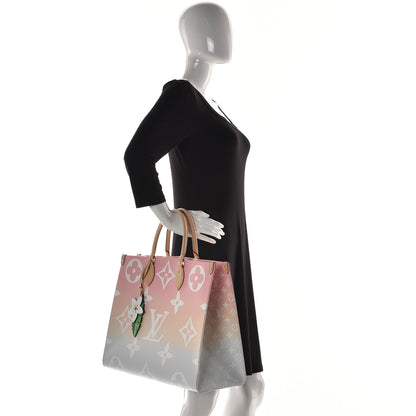 Louis Vuitton Monogram Giant By The Pool Onthego GM Light Pink 2 of 10