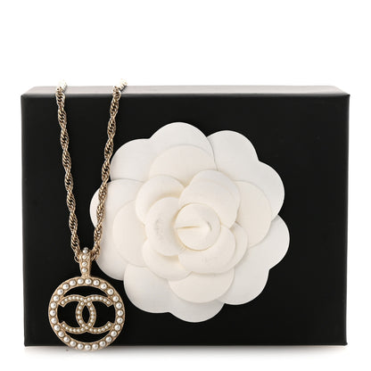 Chanel Pearl CC Round Pendant Necklace Gold 7 of 7