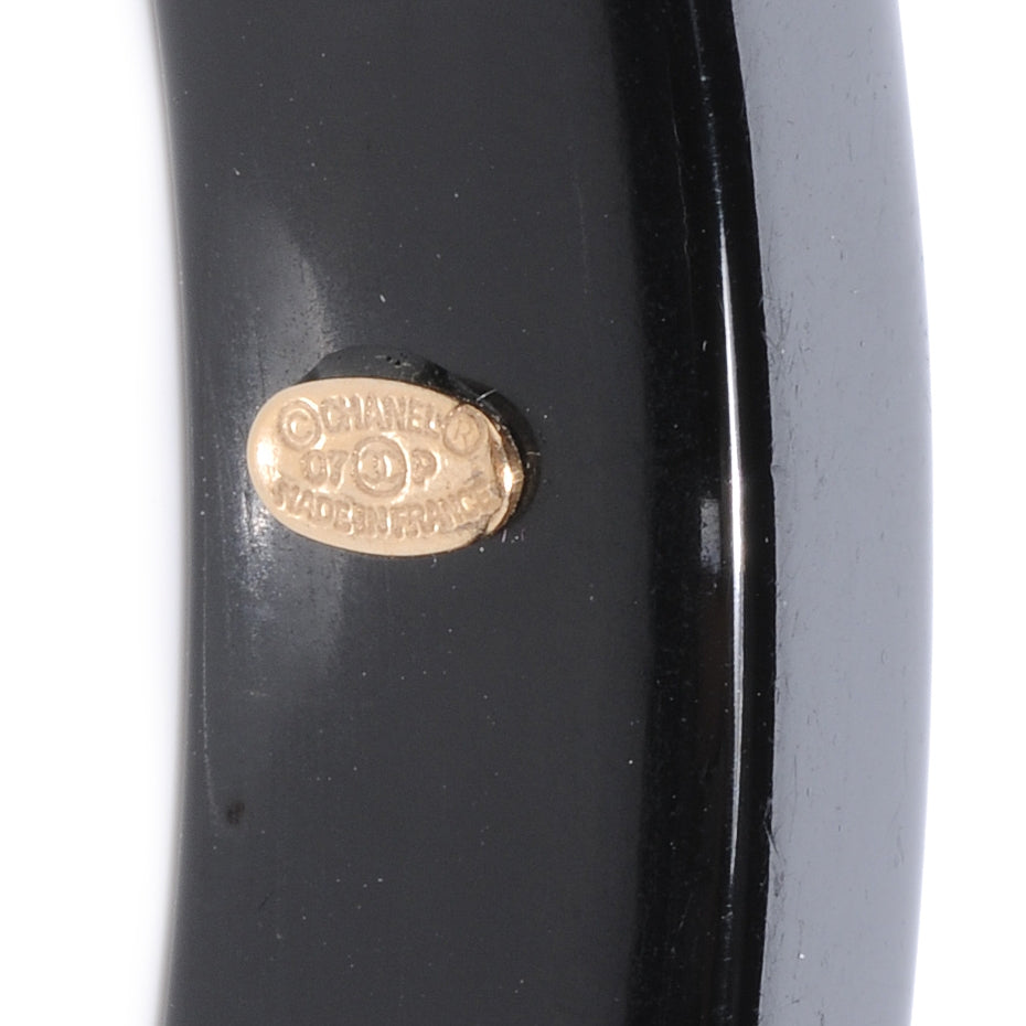 Resin Coco French Quote Bangle Black
