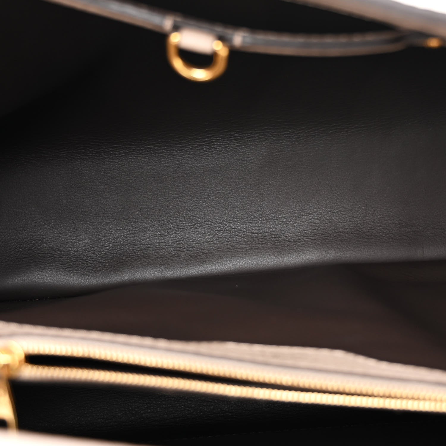 Louis Vuitton Taurillon Capucines MM Galet 5 of 12