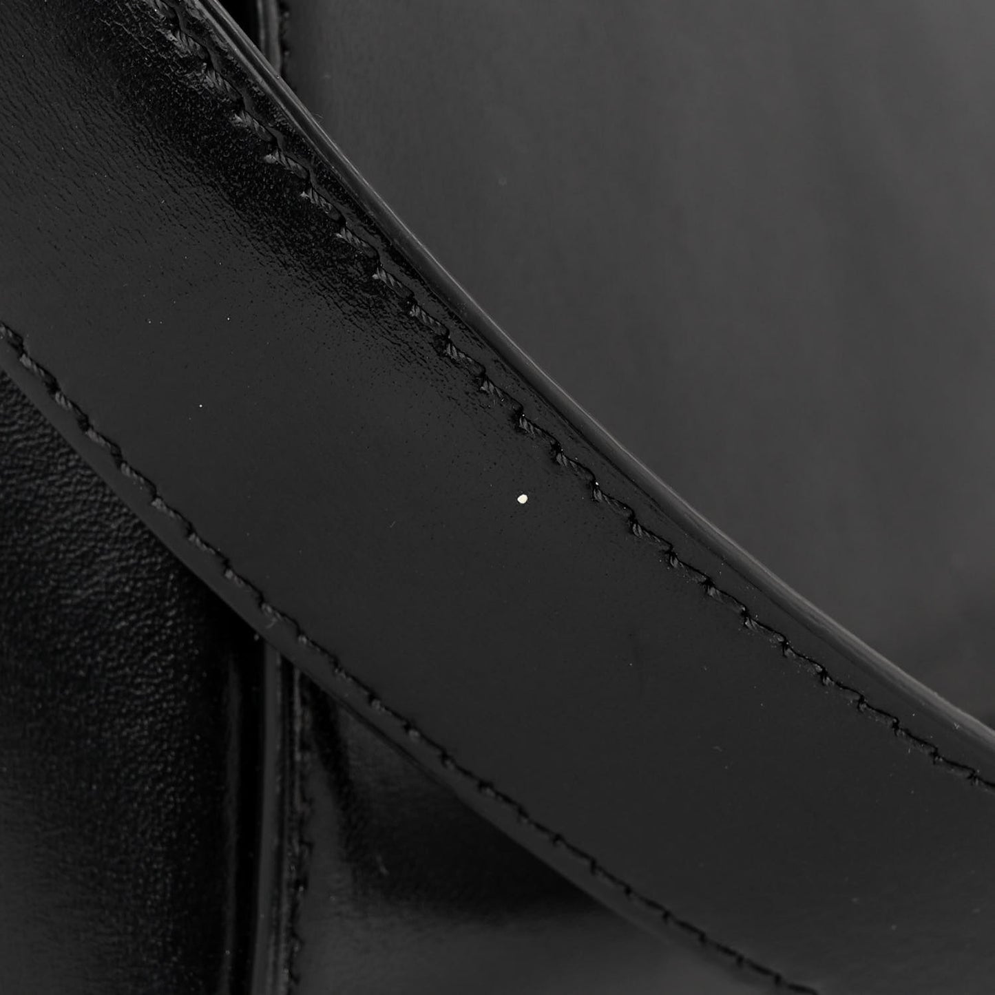 Shiny Lord Calfskin Medium Antigona Black