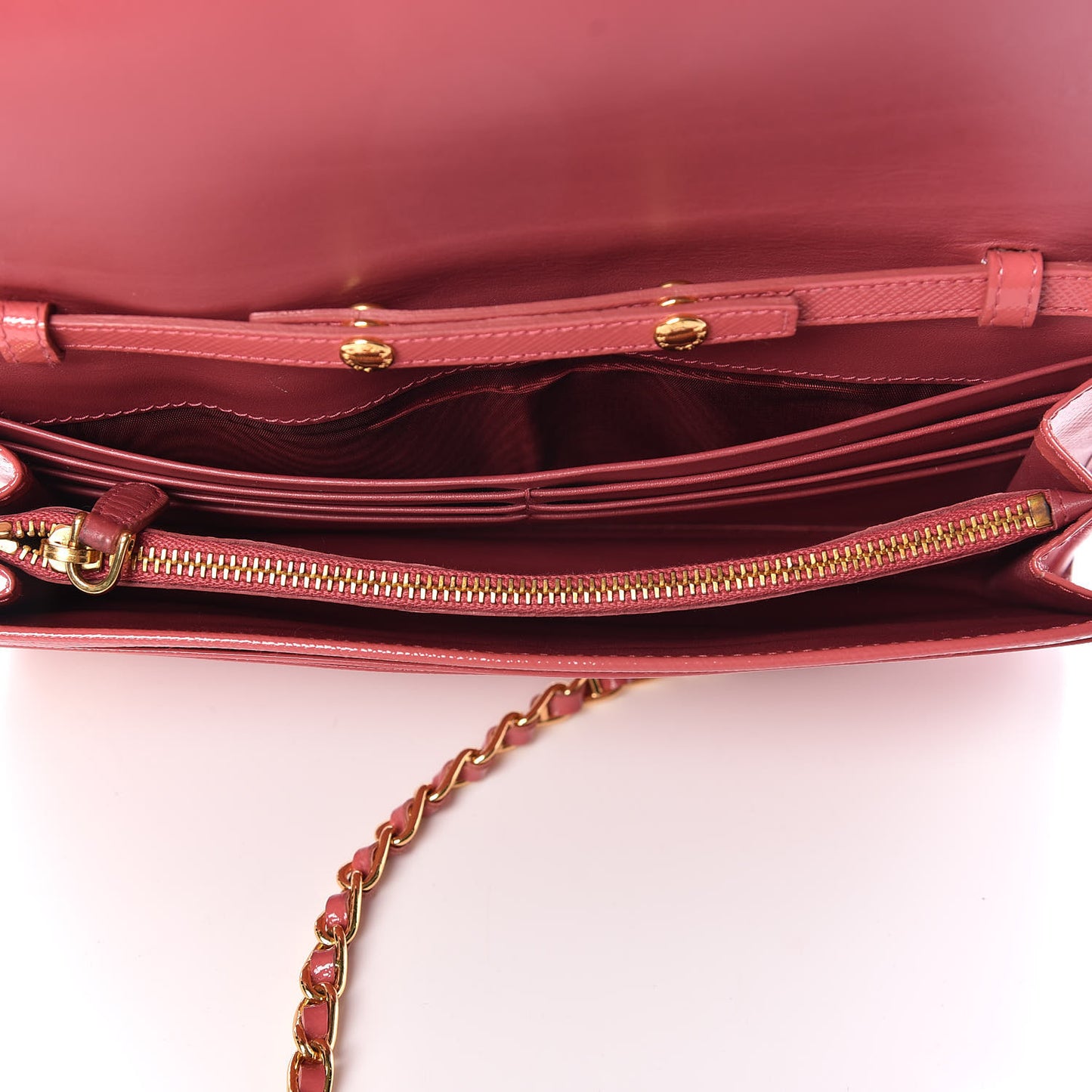 Saffiano Vernice Metal Oro Chain Wallet