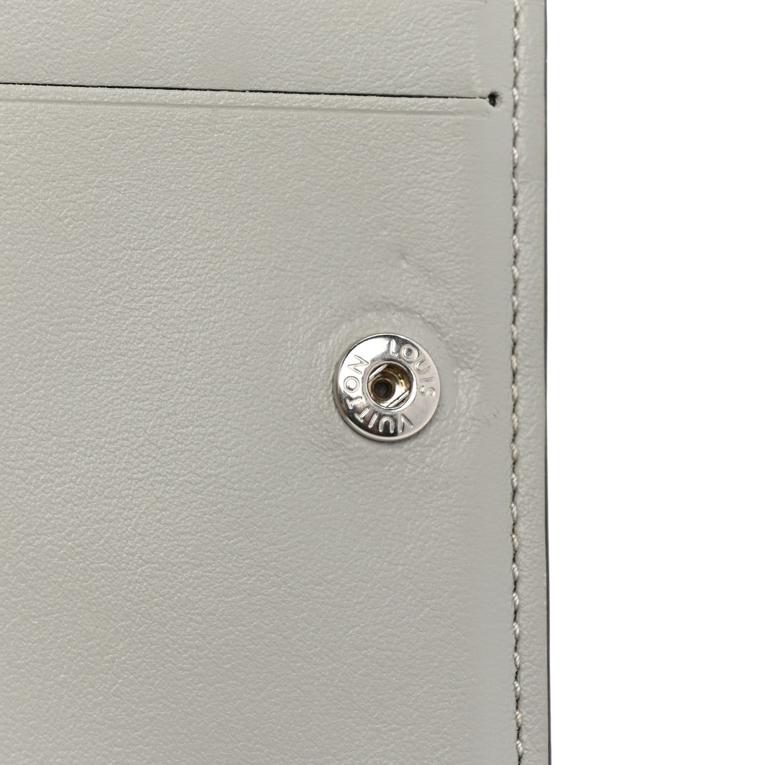 Louis Vuitton Mahina Clea Wallet Gris Souris 11 of 11