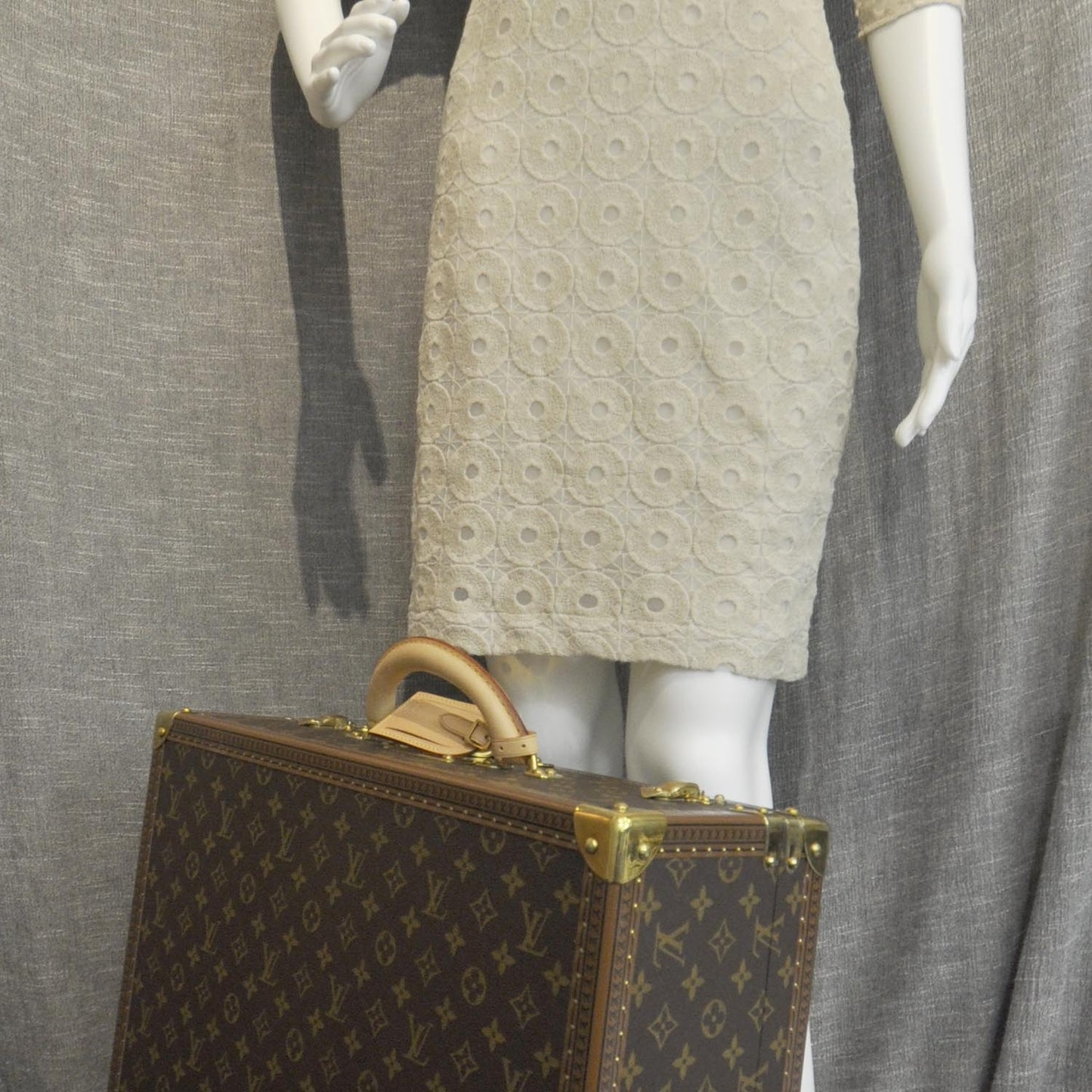 Monogram Bisten 50