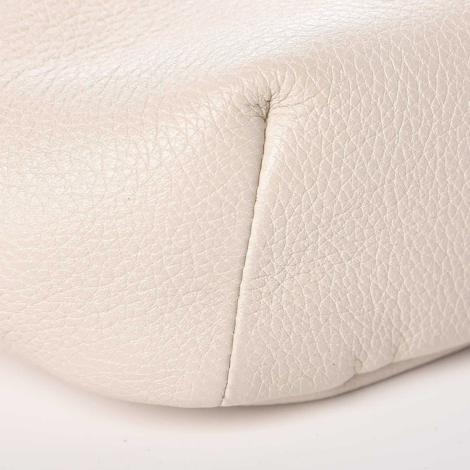 Gucci Grained Calfskin Logo Belt Bag White 10 of 11