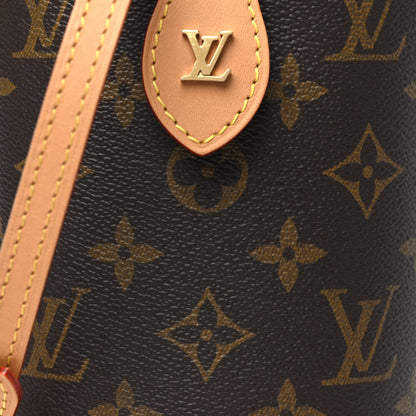 Louis Vuitton Monogram Fold Me Pouch 7 of 9