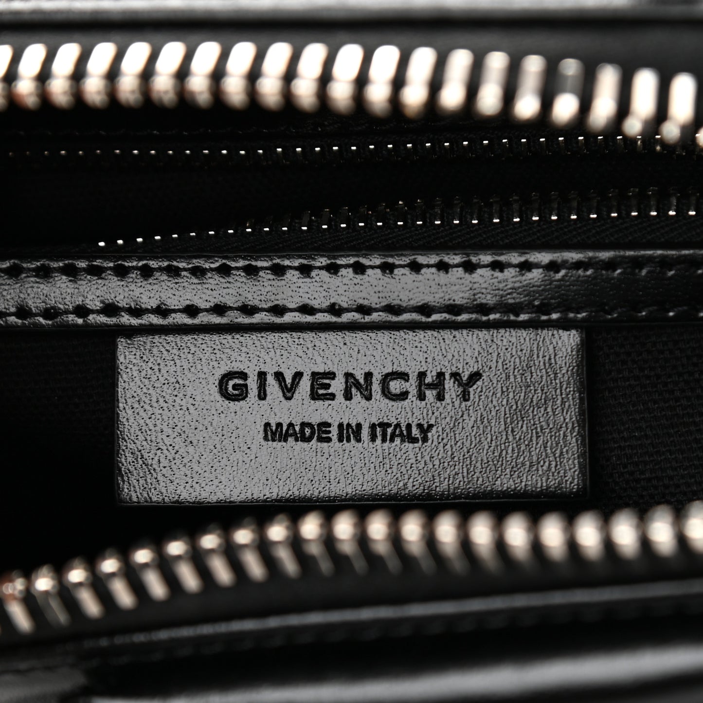 Shiny Lord Calfskin Mini Antigona Black