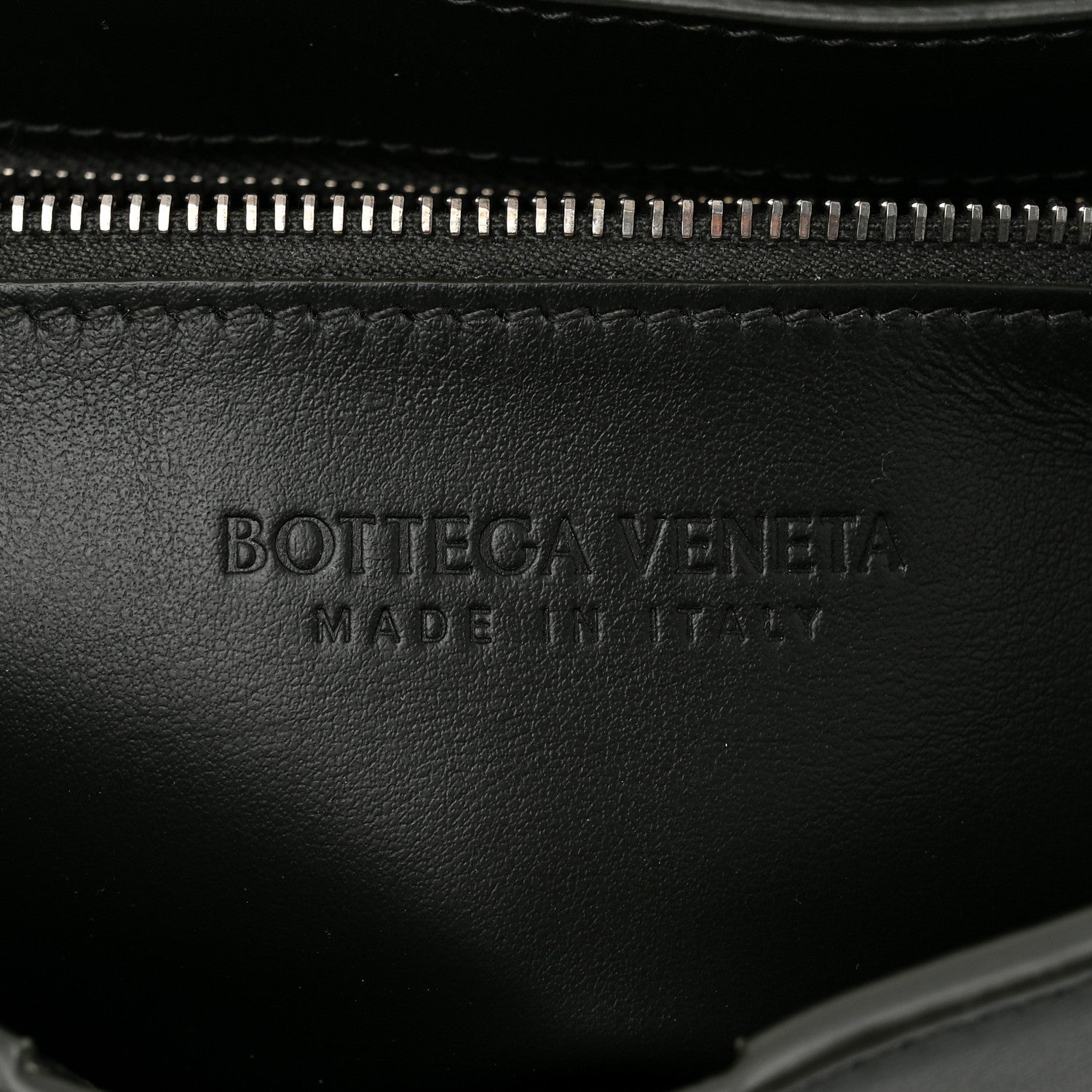 Bottega Veneta Calfskin Maxi Intrecciato Versatile Cassette Bag Dark Green 7 of 11