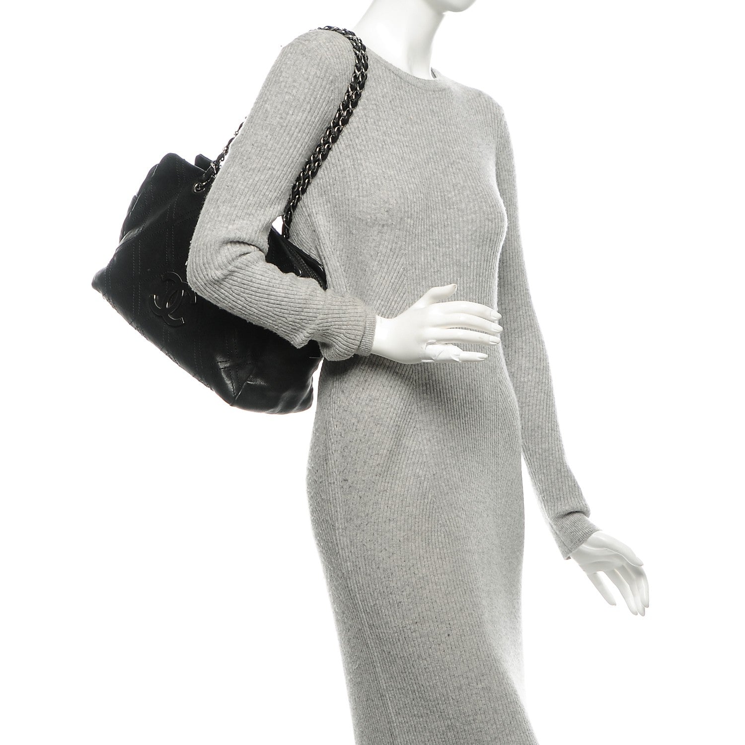 Chanel Calfskin Large Diamond Stitch Tote Black 2 of 7