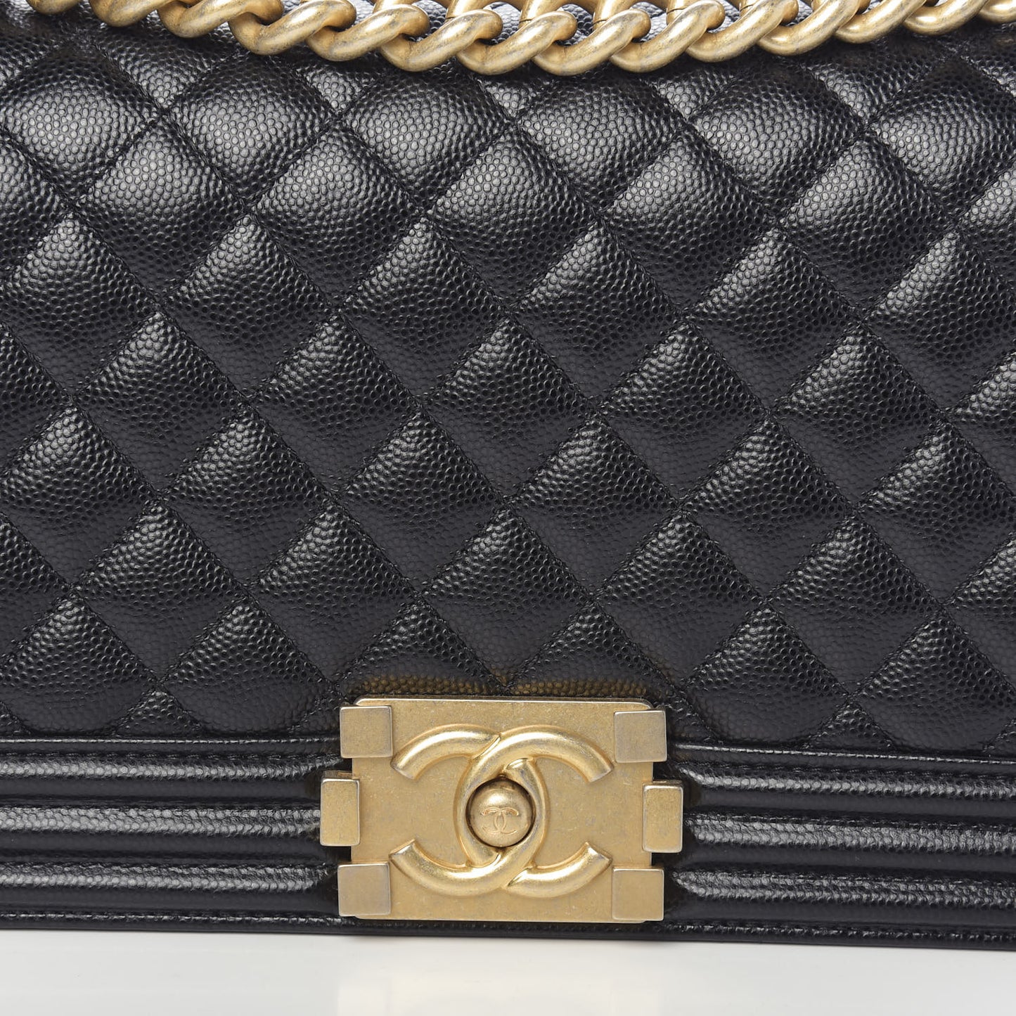 Caviar Quilted Medium Boy Flap Black