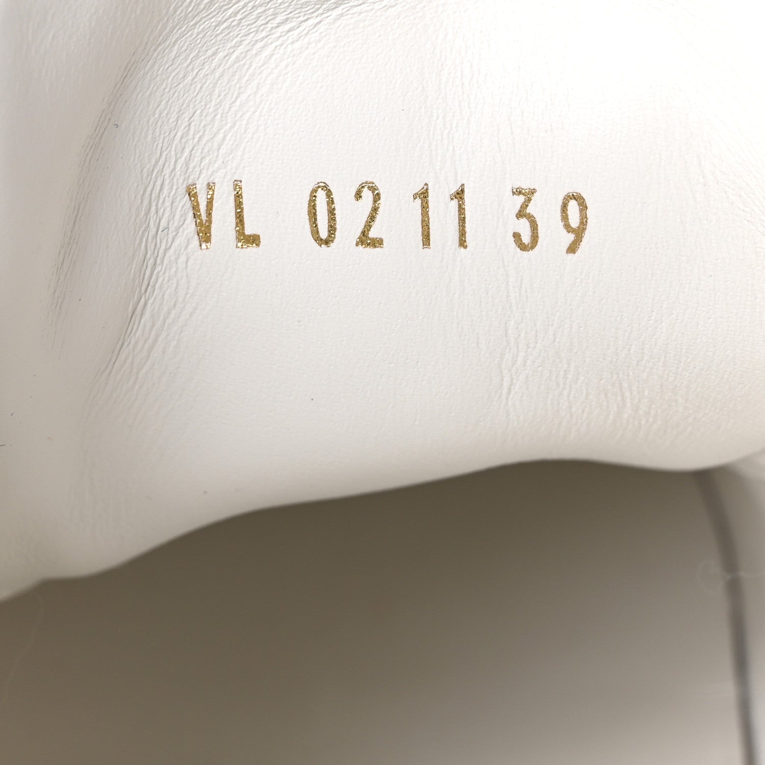 Louis Vuitton Calfskin Damier Azur Run Away Sneakers 39 White 9 of 10